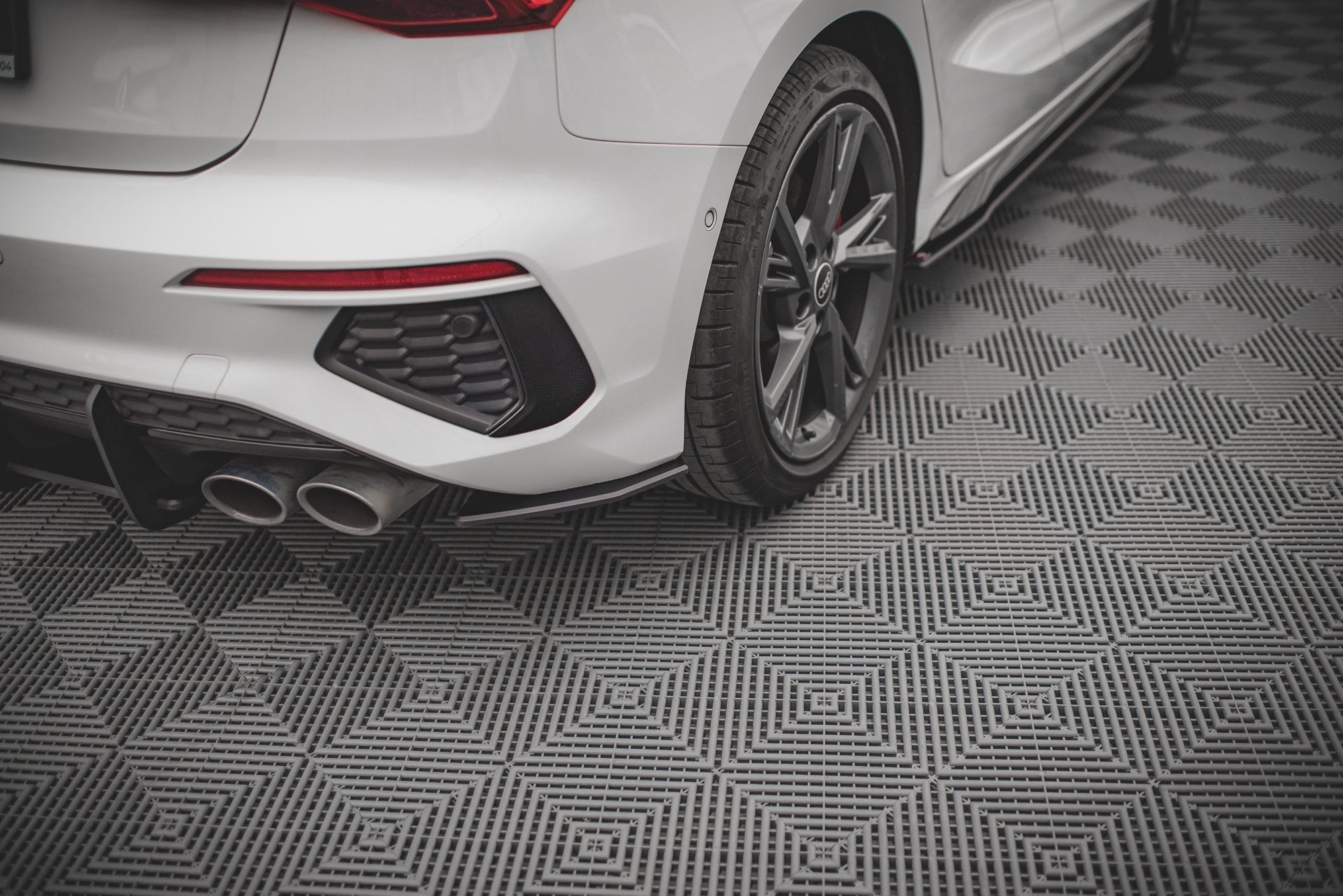 Maxton Design Street Pro Heck Ansatz Flaps Diffusor passend für Audi S3 Sportback 8Y
