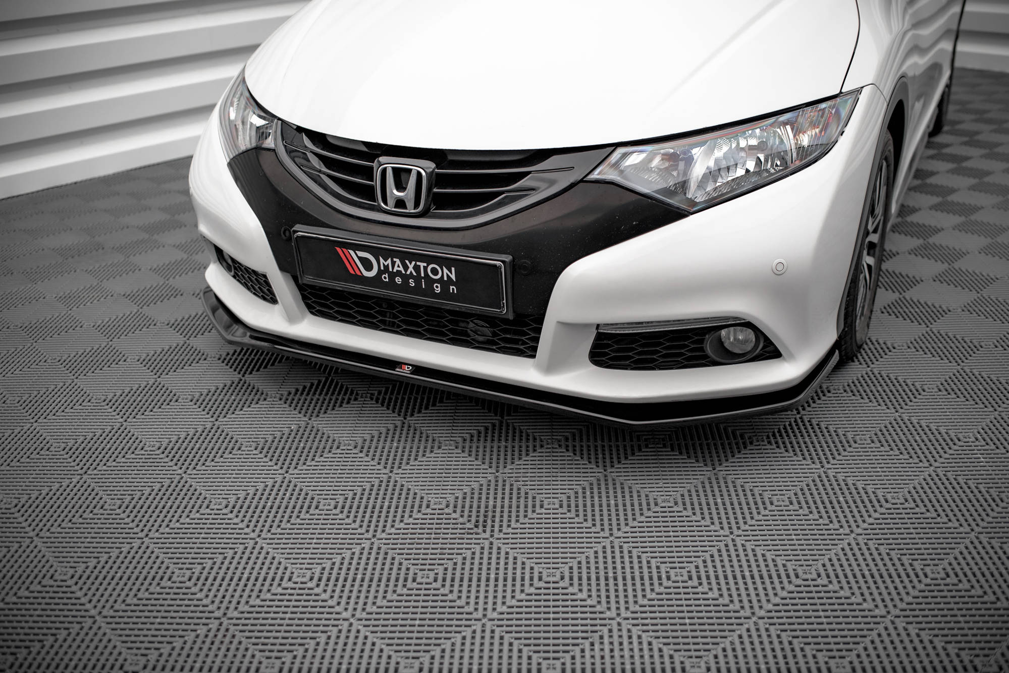 Maxton Design Street+ Spoilerlippe Front Ansatz V.1 passend für Honda Civic Mk9 schwarz Hochglanz
