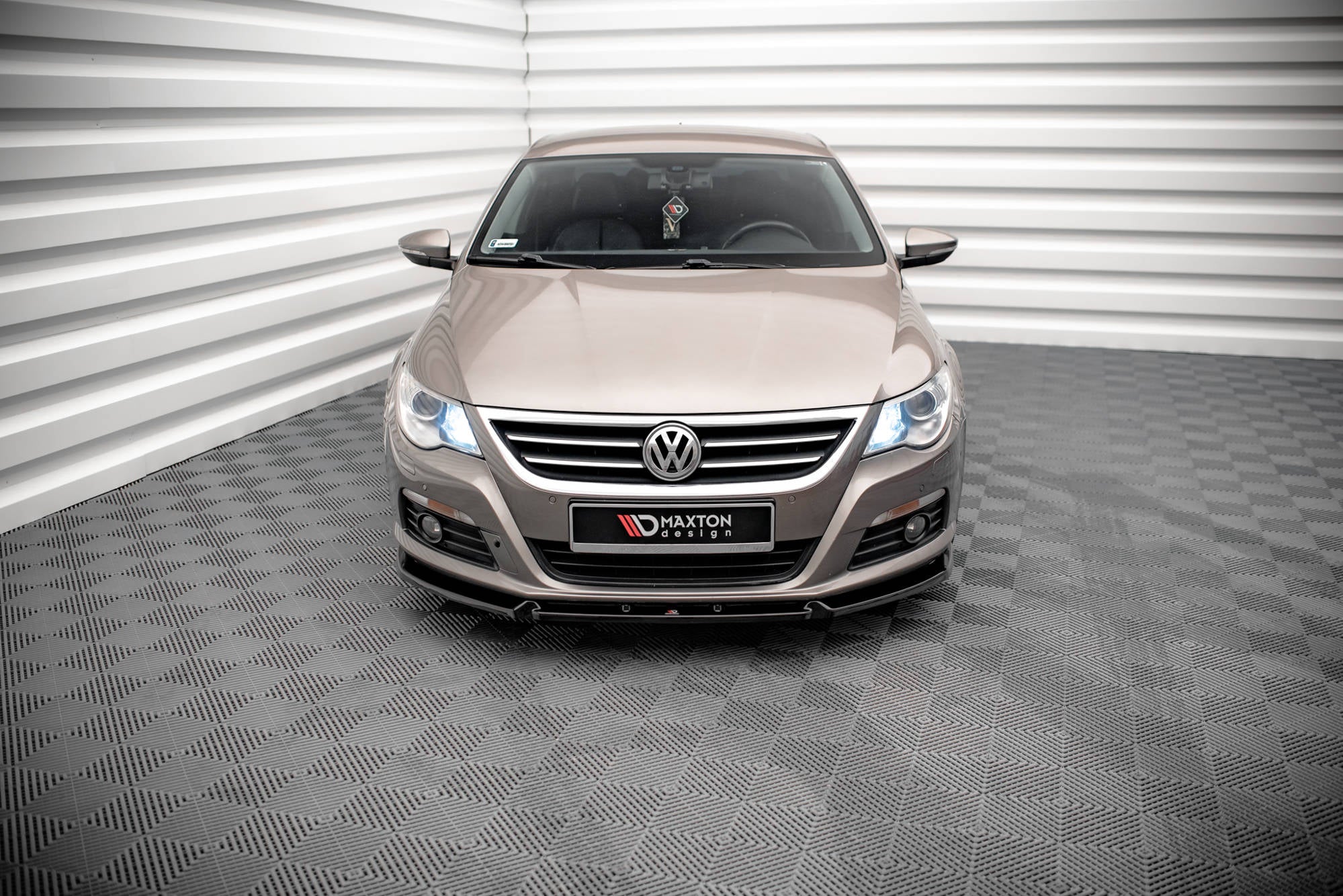 Maxton Design Street+ Spoilerlippe Front Ansatz V.3 passend für VW Passat CC schwarz Hochglanz