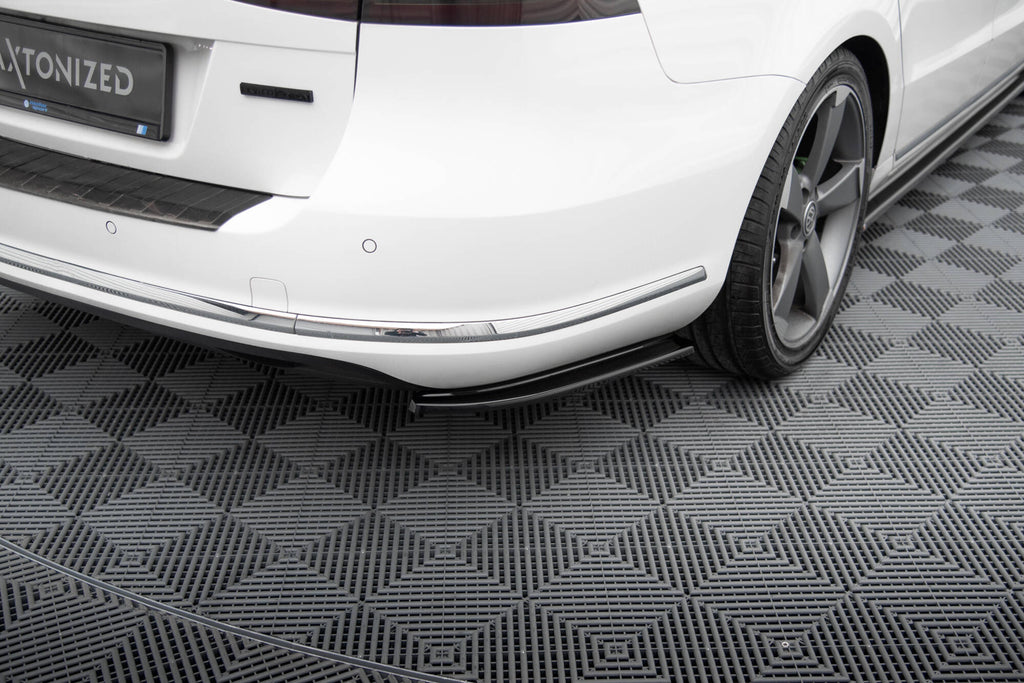 Maxton Design Heck Ansatz Flaps Diffusor passend für VW Passat Variant B7 schwarz Hochglanz