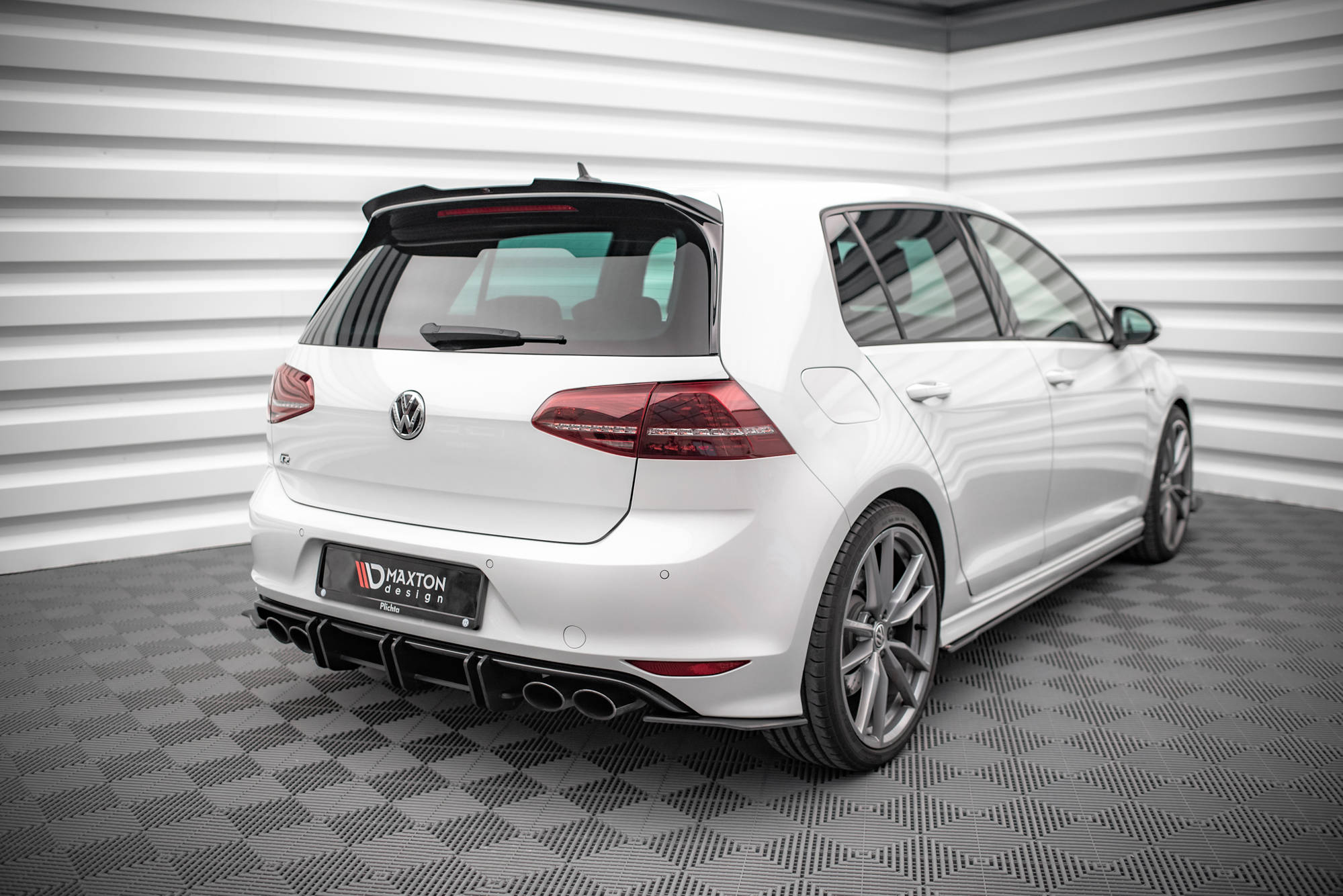 Maxton Design Street Pro Heckschürze passend für VW Golf R Mk7