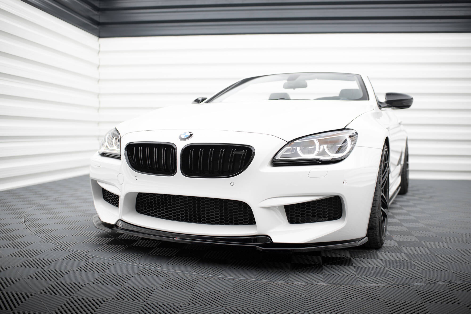 Maxton Design Street+ Spoilerlippe Front Ansatz V.2 passend für BMW M6 Gran Coupe / Coupe / Cabriolet F06 / F13 / F12 schwarz Hochglanz