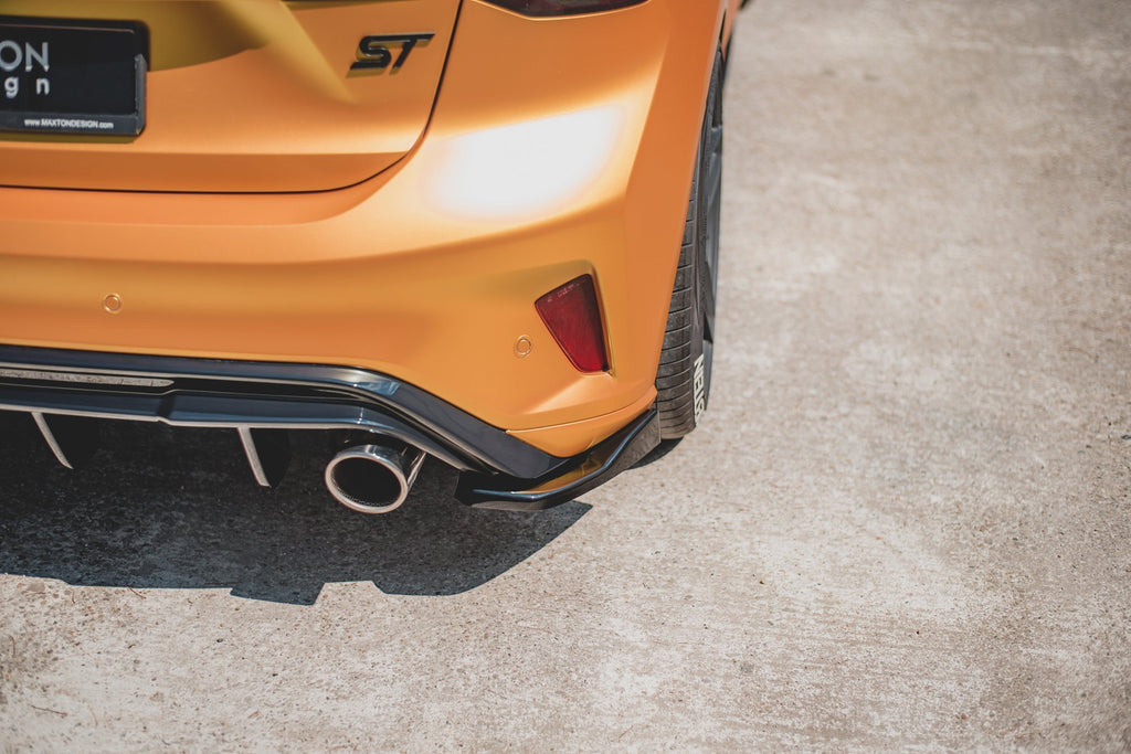 Maxton Design Heck Ansatz Flaps Diffusor V.3 passend für (Für heckansatz V.3) Ford Focus Hatchback ST Mk4 schwarz Hochglanz