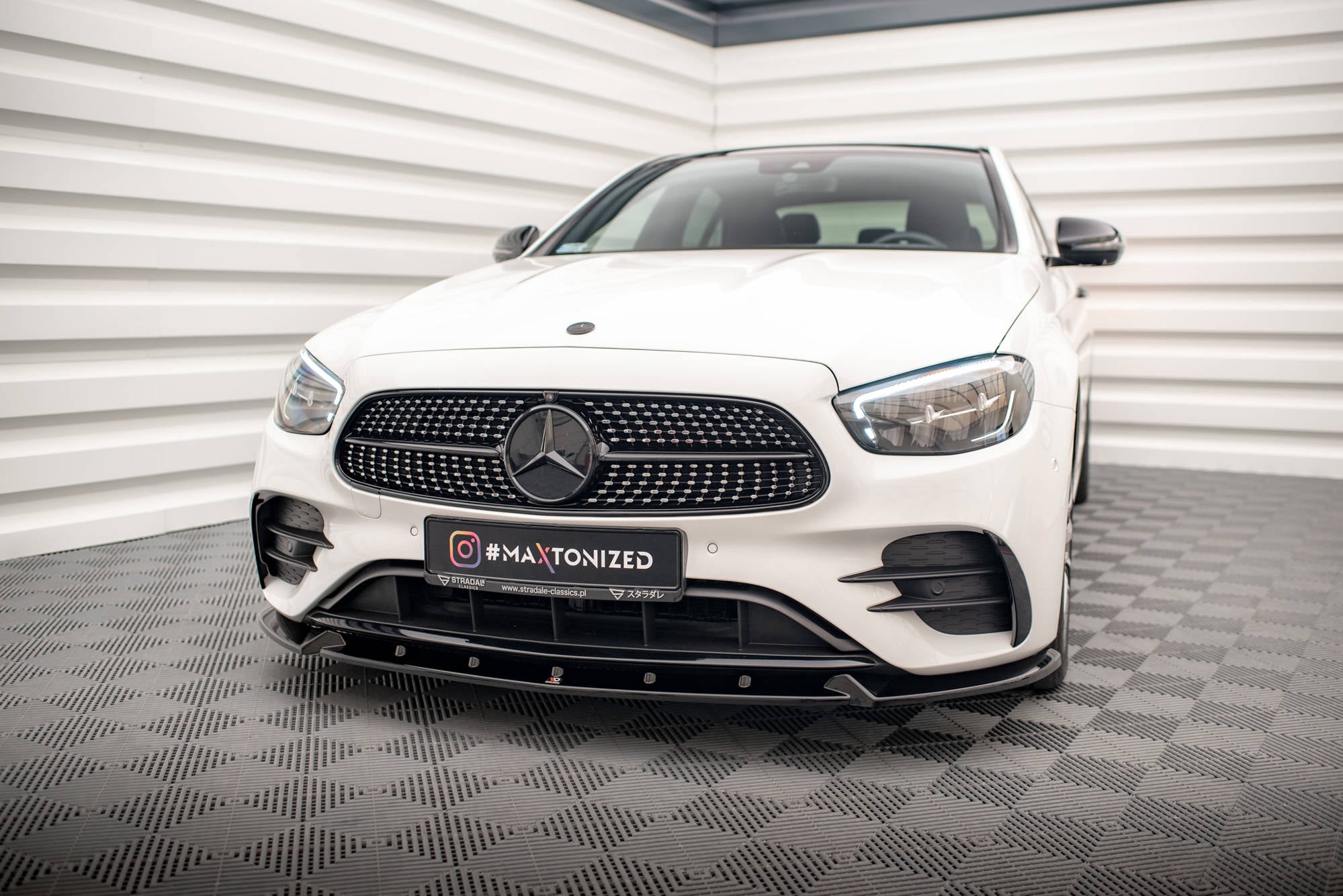 Maxton Design Street+ Spoilerlippe Front Ansatz V.2 passend für Mercedes-Benz E AMG-Line W213 Facelift schwarz Hochglanz