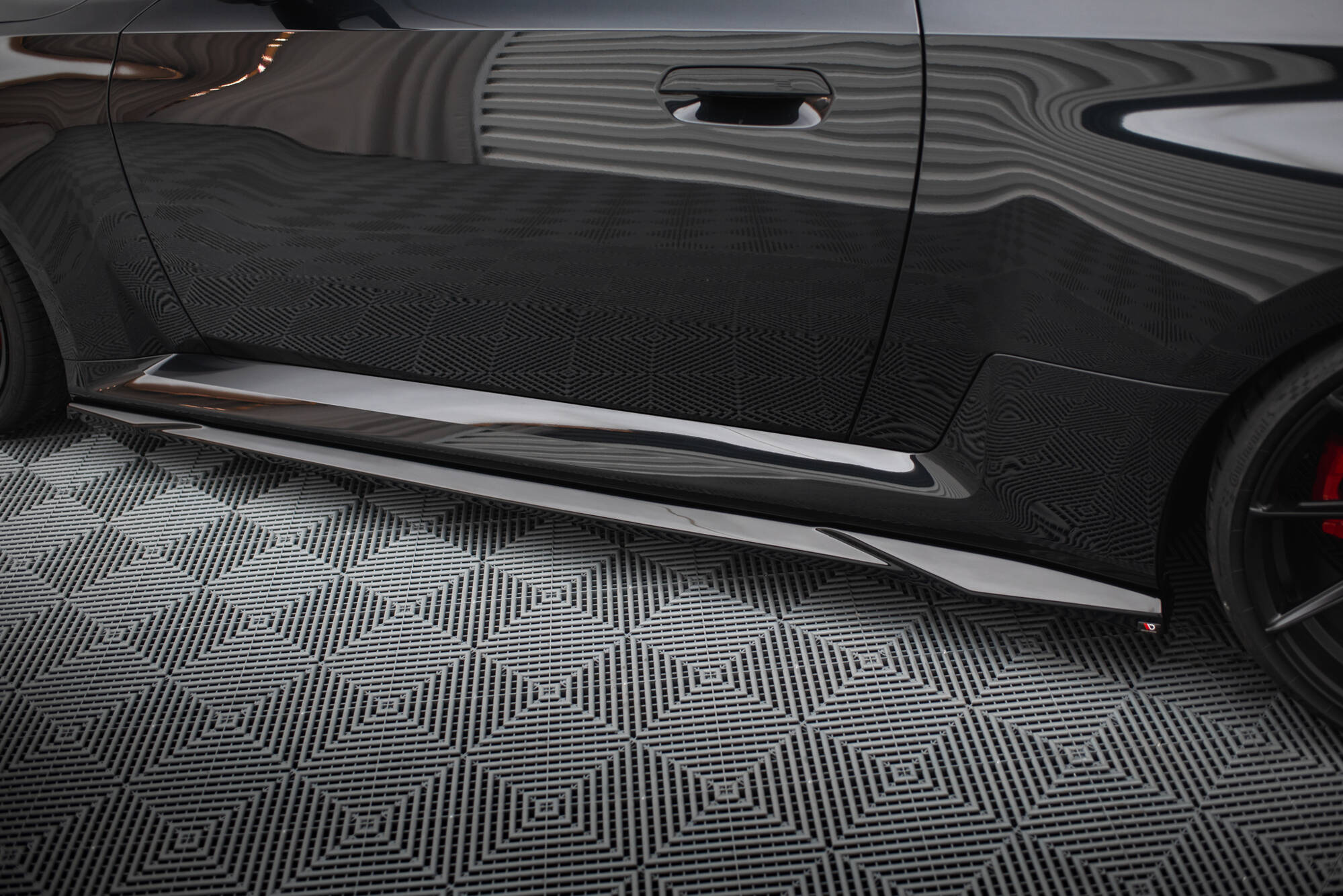 Maxton Design Street+ Seitenschweller Leisten V.2 passend für BMW M2 G87 schwarz Hochglanz