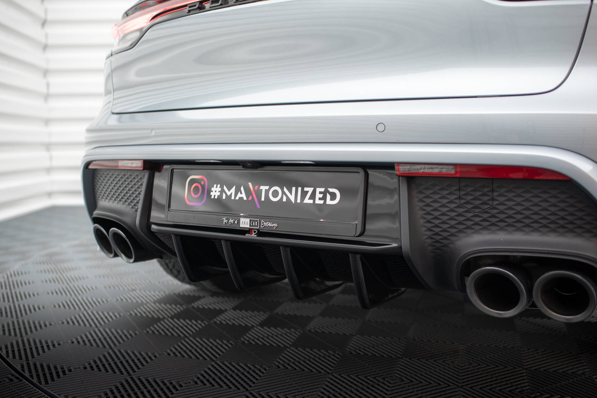 Maxton Design Diffusor Heck Ansatz passend für Porsche Macan Mk1 Facelift 2 schwarz Hochglanz