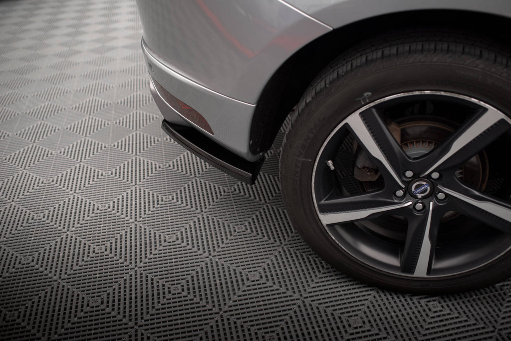 Maxton Design Heck Ansatz Flaps Diffusor passend für Volvo XC60 R-Design Mk1 Facelift schwarz Hochglanz