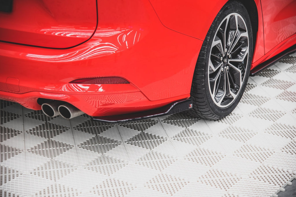 Maxton Design Heck Ansatz Flaps Diffusor V.2 passend für Ford Focus ST-Line Kombi Mk4 schwarz Hochglanz