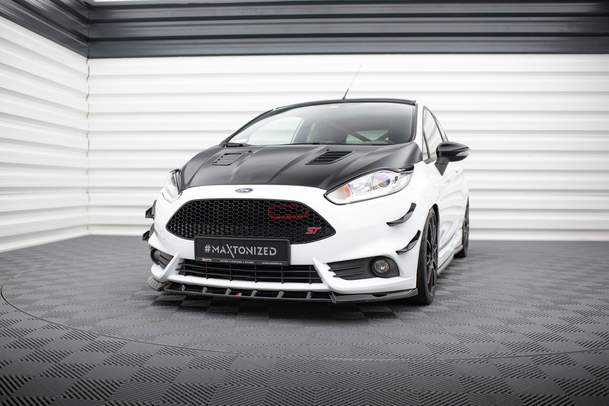 Maxton Design Street+ Spoilerlippe Front Ansatz V.6 passend für Ford Fiesta ST Mk7 Facelift schwarz Hochglanz