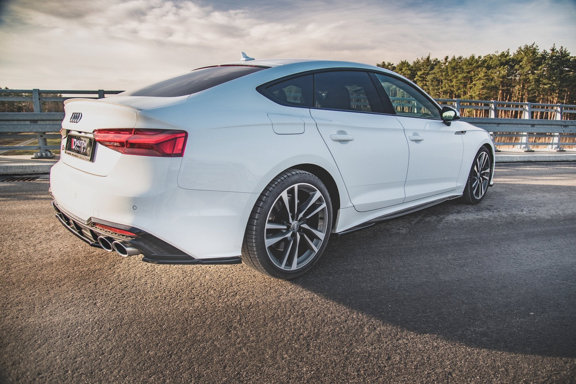 Maxton Design Street+ Seitenschweller Leisten passend für Audi S5 / A5 S-Line Sportback F5 Facelift schwarz Hochglanz