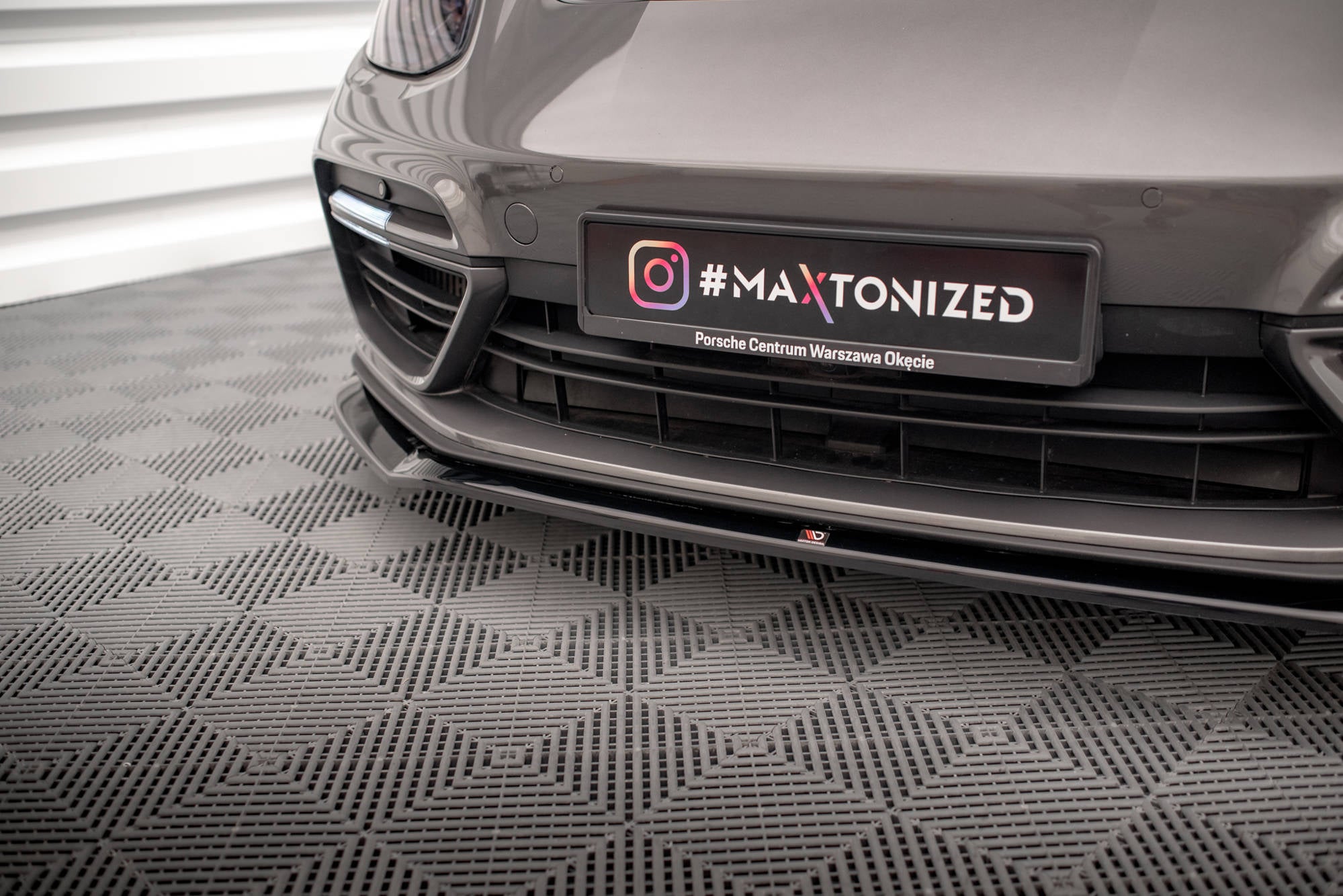 Maxton Design Street+ Spoilerlippe Front Ansatz V.2 passend für Porsche Panamera Turbo S E-Hybrid schwarz Hochglanz