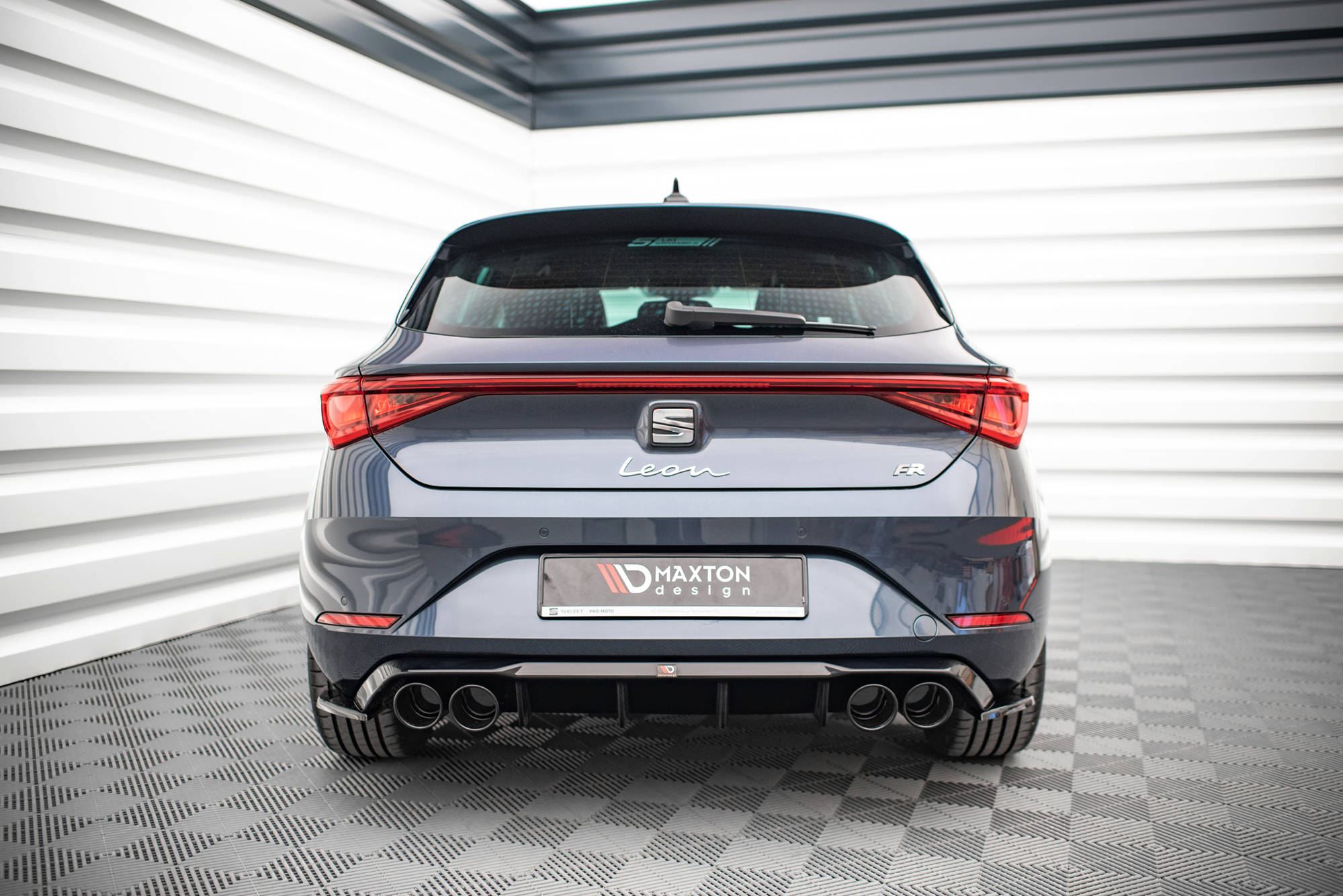 Maxton Design Heck Ansatz Flaps Diffusor passend für Seat Leon FR Hatchback Mk4 schwarz Hochglanz