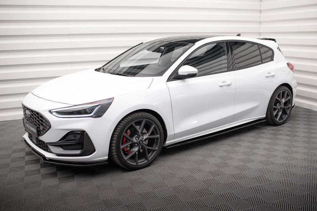 Maxton Design Street+ Seitenschweller Leisten passend für V.1 passend für Ford Focus ST / ST-Line Mk4 Facelift schwarz Hochglanz