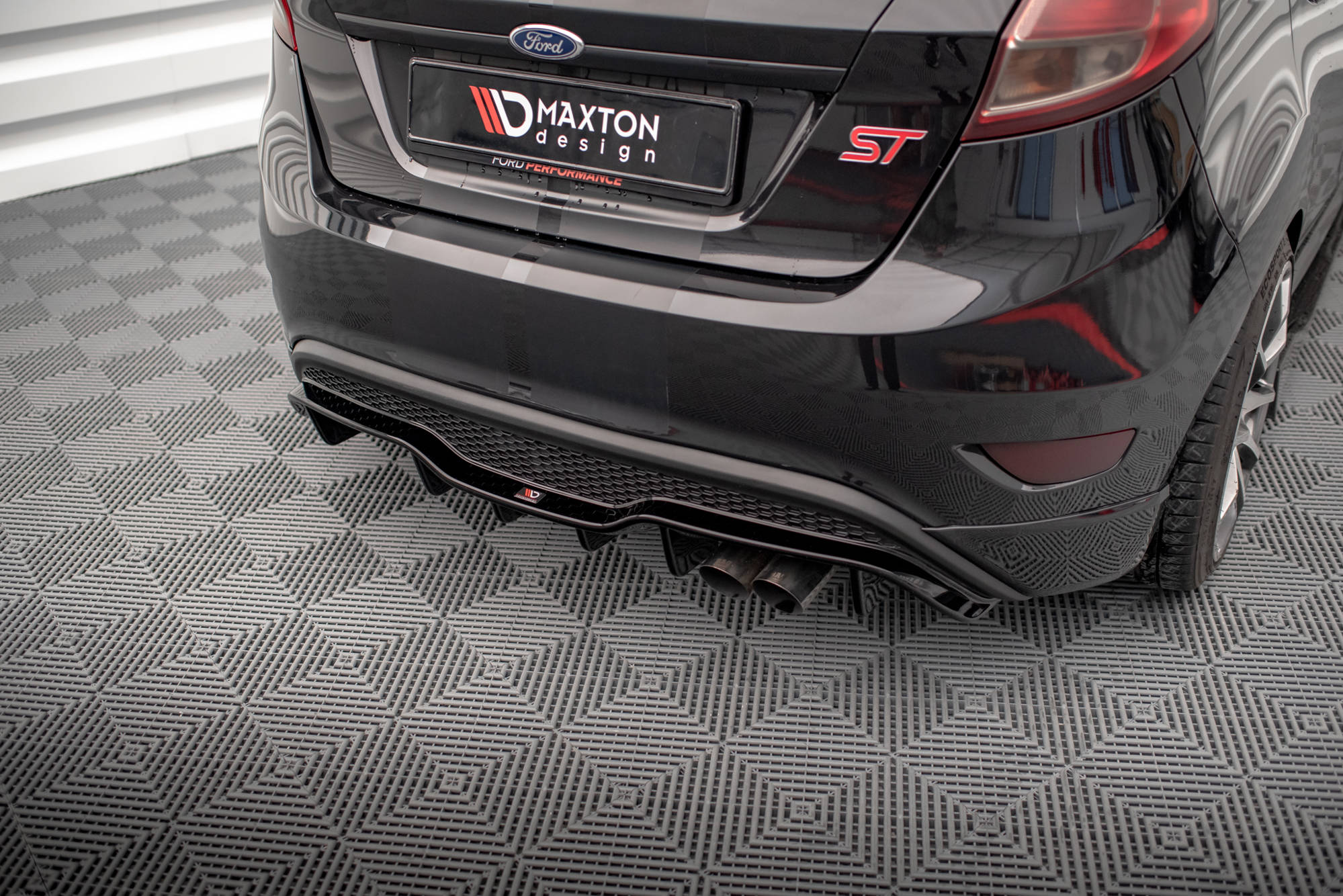 Maxton Design Diffusor Heck Ansatz für Ford Fiesta ST (5-Türige version) Mk7 Facelift schwarz matt