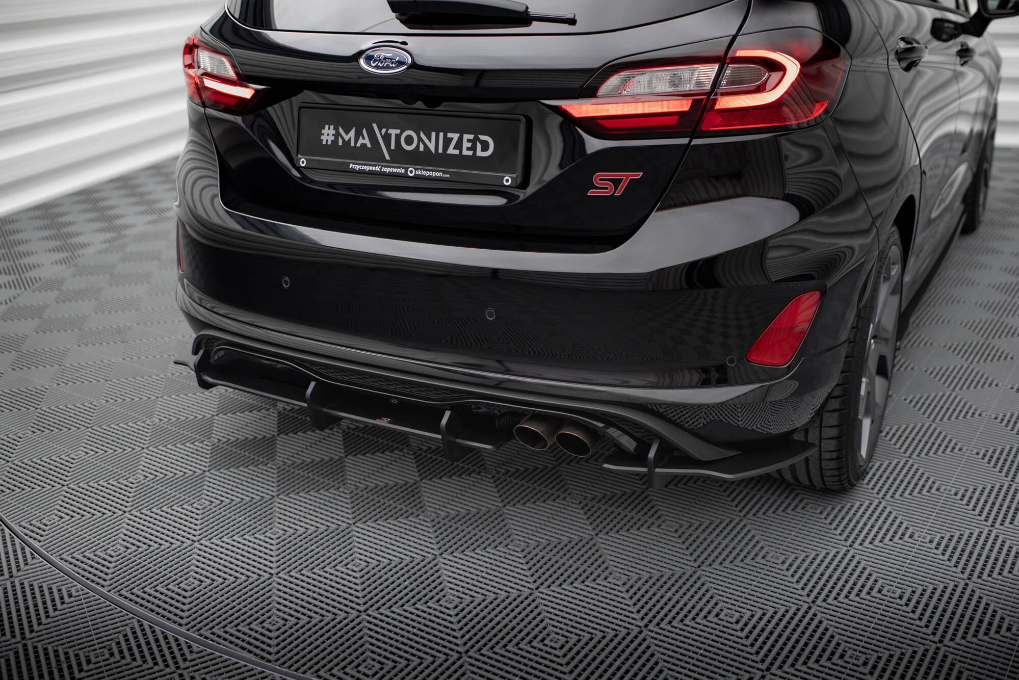 Maxton Design Robuste Racing Diffusor Heck Ansatz passend für Ford Fiesta Mk8 ST