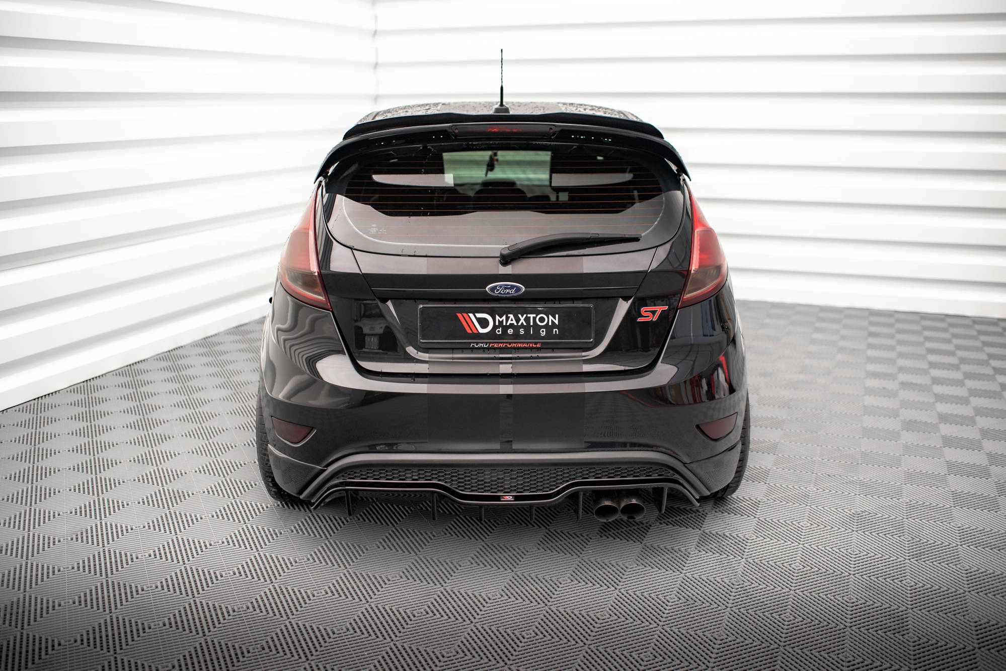 Maxton Design Diffusor Heck Ansatz passend für Ford Fiesta ST (5-Türige version) Mk7 Facelift schwarz Hochglanz