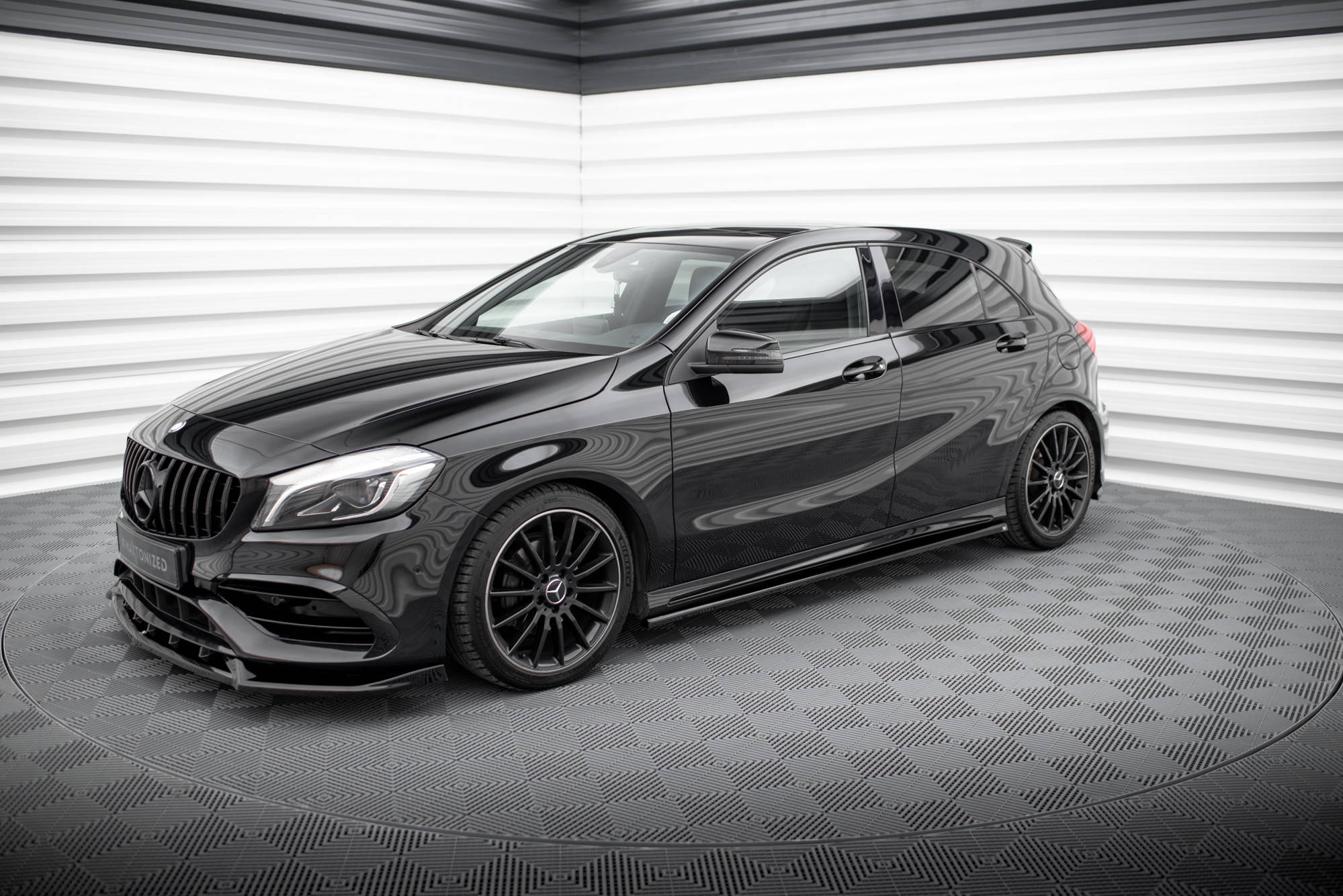 Maxton Design Street+ Seitenschweller Leisten passend für Mercedes-Benz A AMG-Line W176 Facelif schwarz Hochglanz