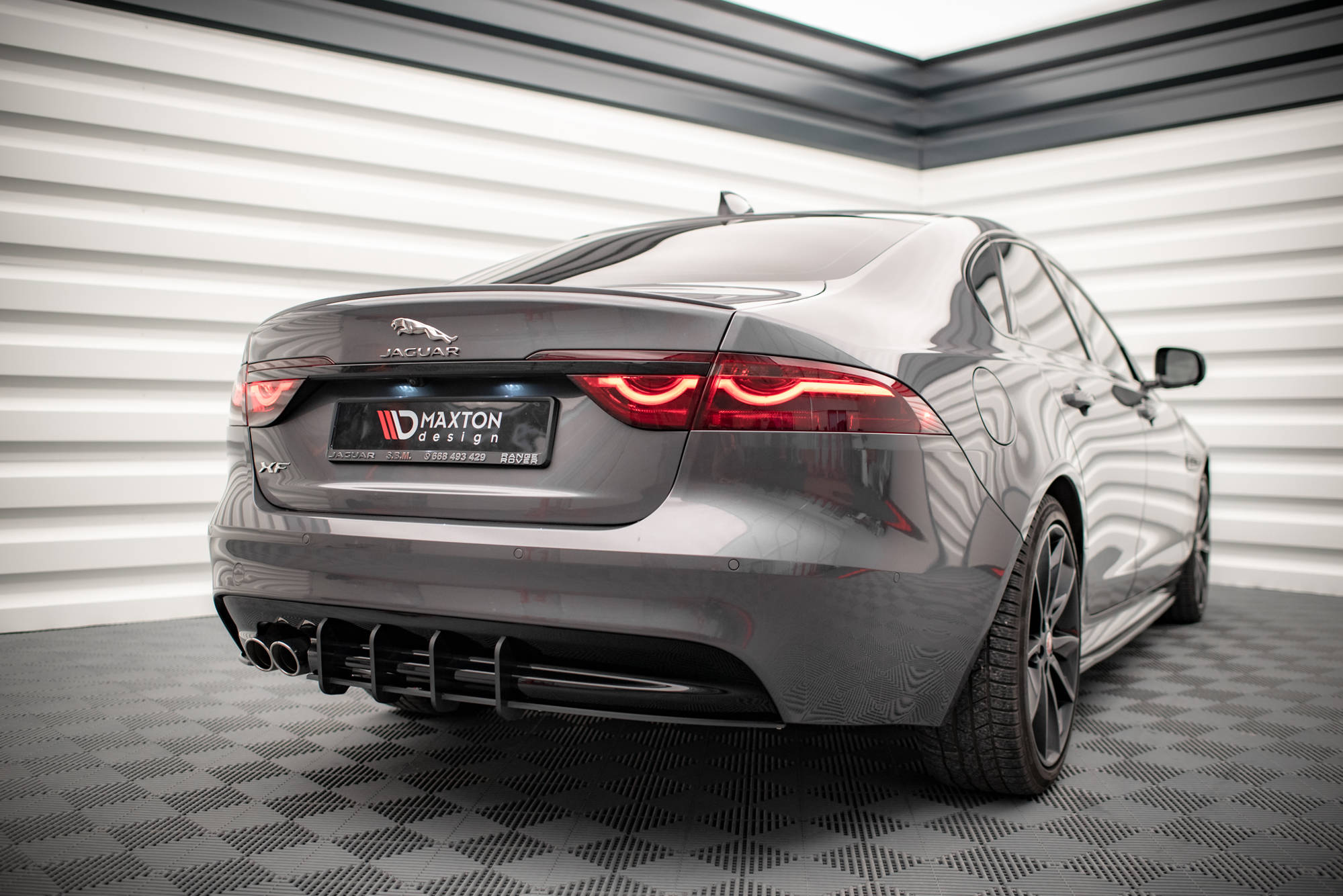 Maxton Design Street Pro Heckschürze passend für Jaguar XF R-Sport Mk2