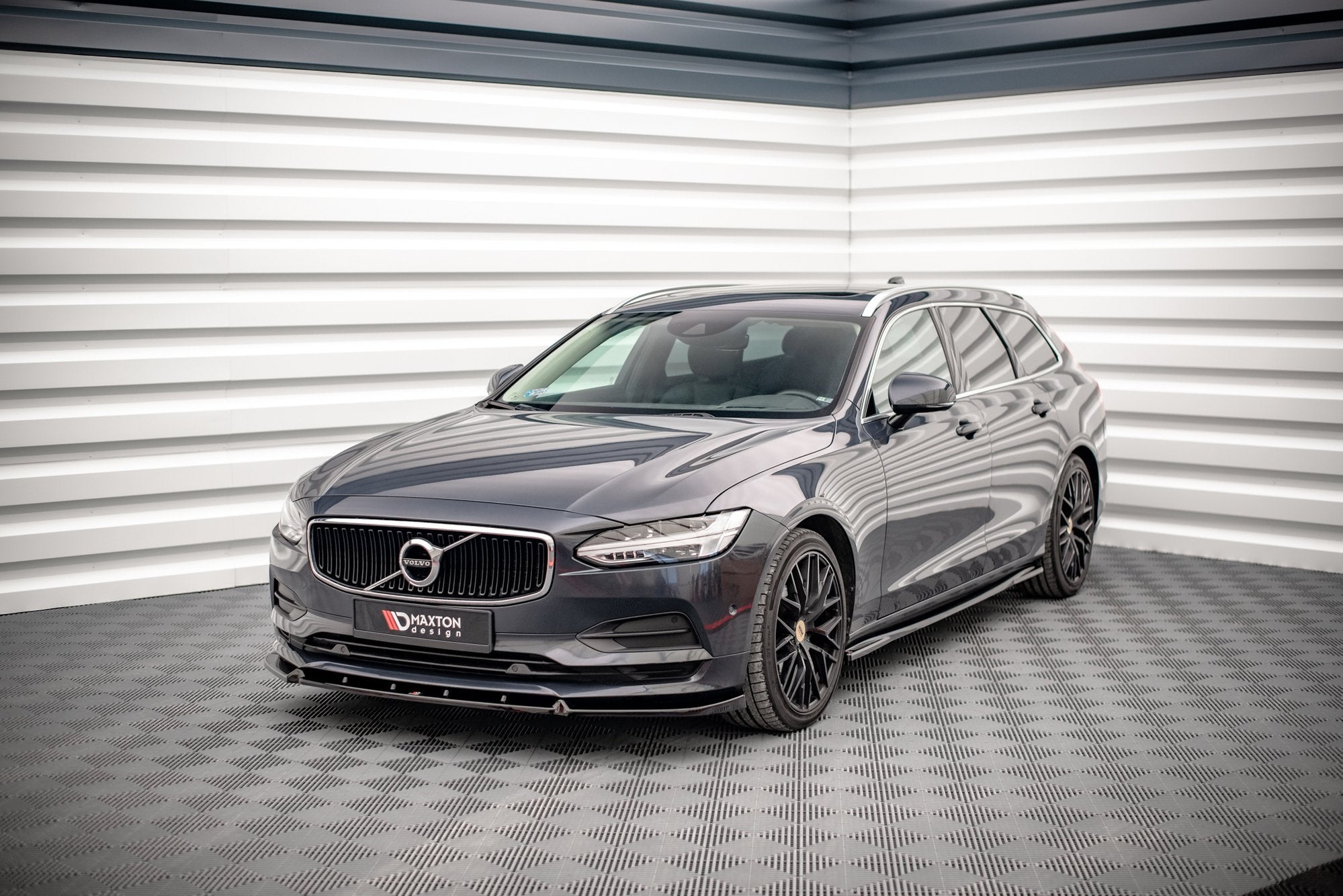 Maxton Design Street+ Spoilerlippe Front Ansatz V.2 passend für Volvo V90 Mk2 schwarz Hochglanz
