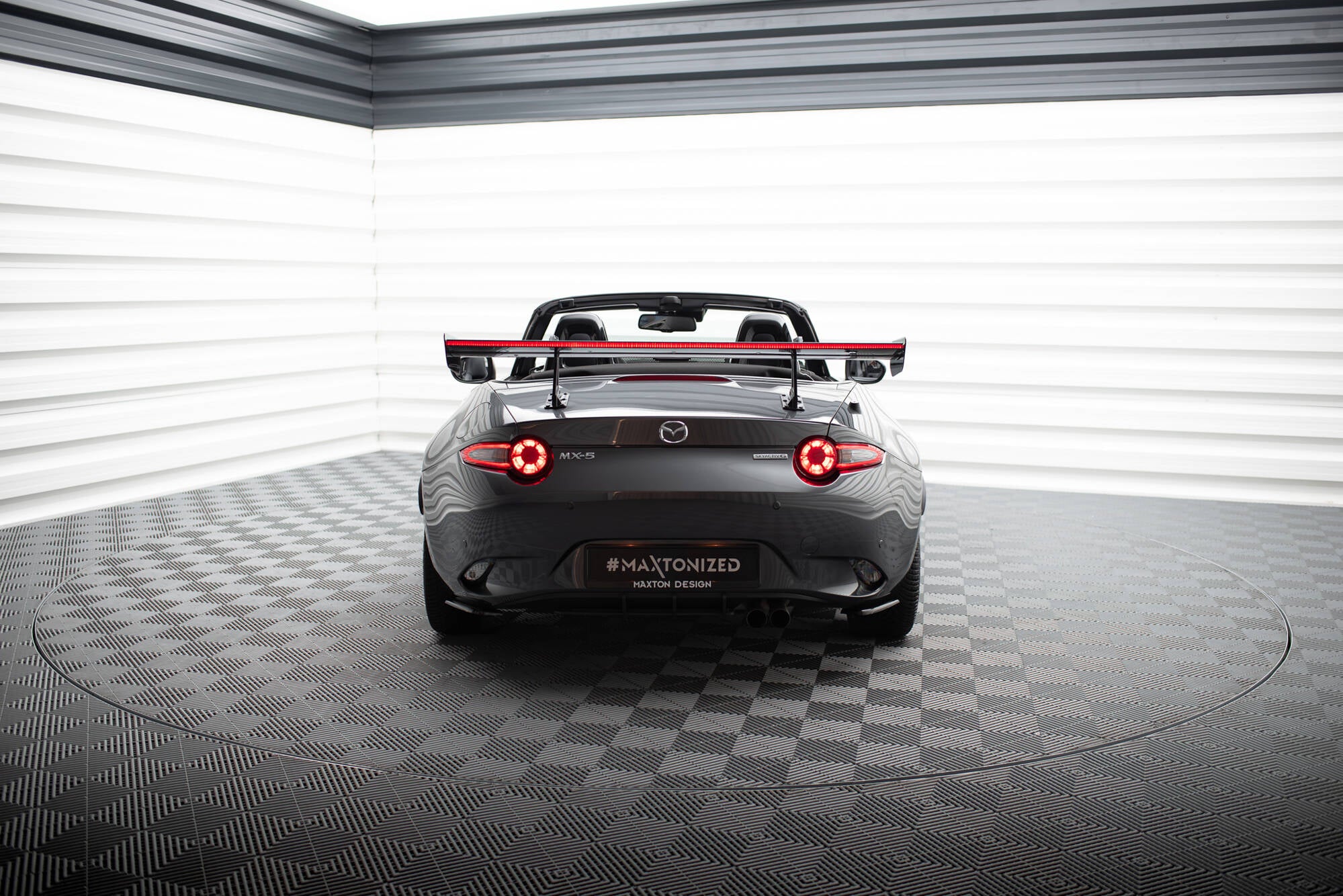 Maxton Design Carbon Spoiler With Upper Swan Mounting + LED Mazda MX-5 ND (Mk4) für Mazda MX-5 Mk4 (ND)
