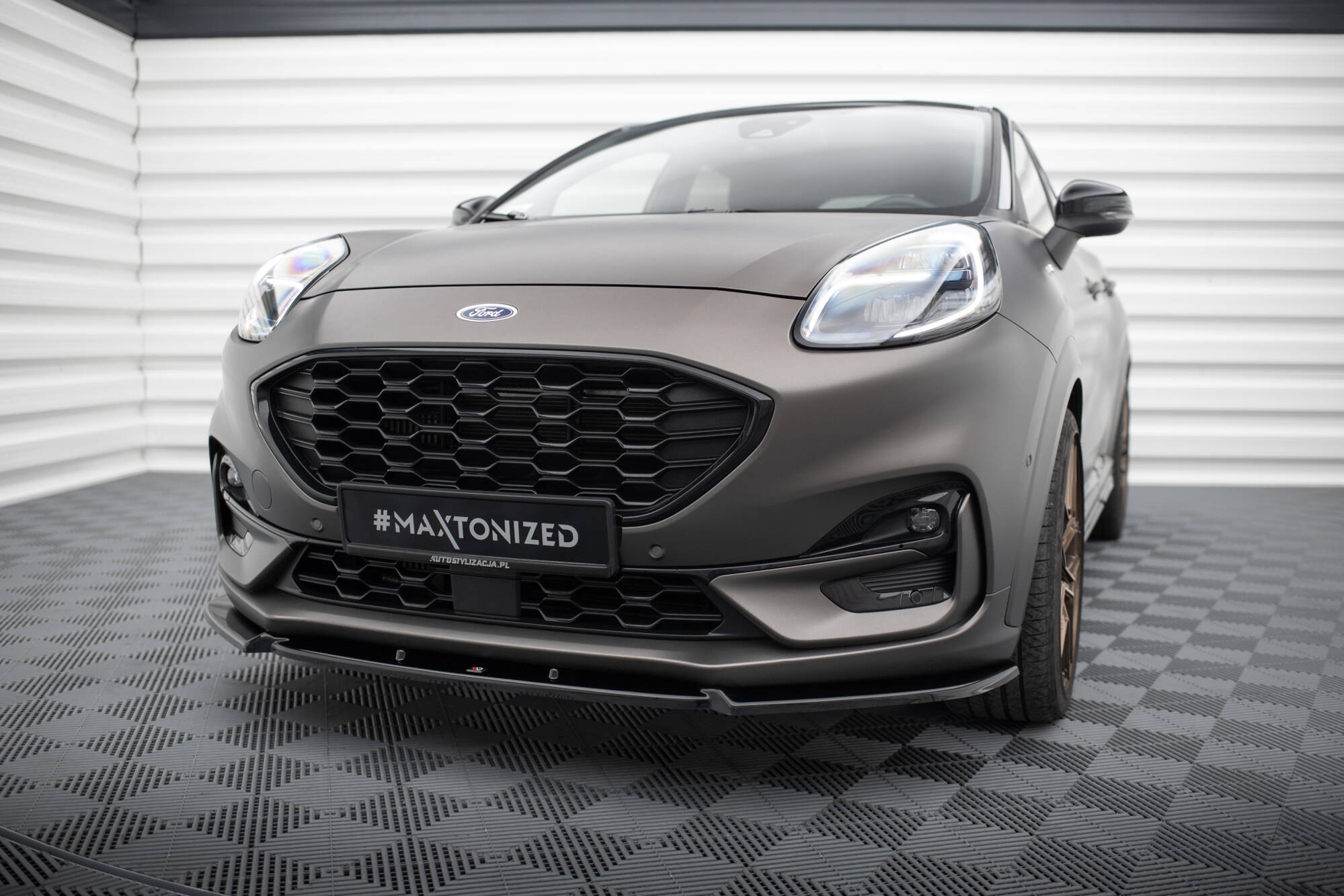Maxton Design Street+ Spoilerlippe Front Ansatz V.1 passend für Ford Puma ST-Line Mk1 schwarz Hochglanz