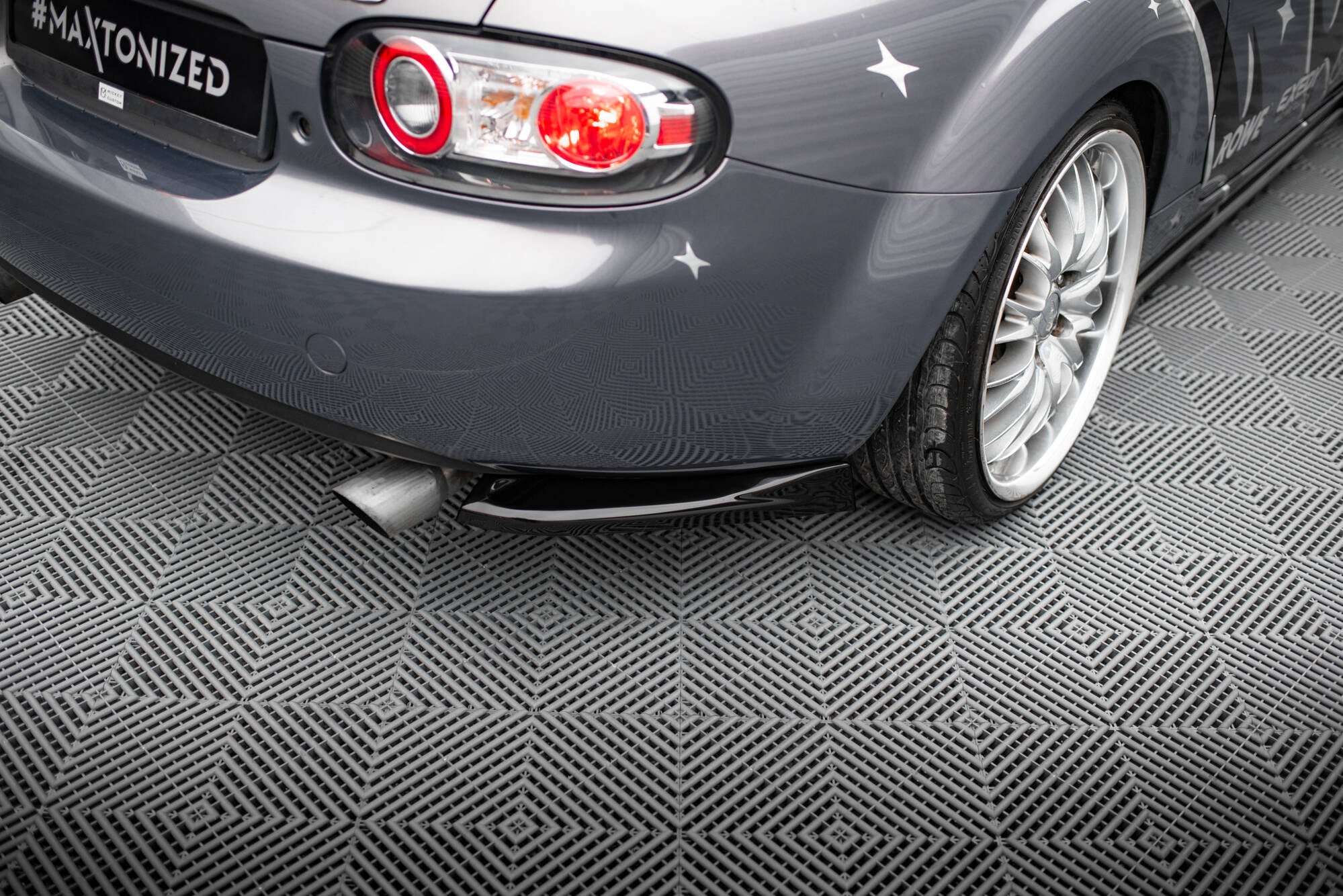 Maxton Design Heck Ansatz Flaps Diffusor passend für Mazda MX5 NC (Mk3) schwarz Hochglanz