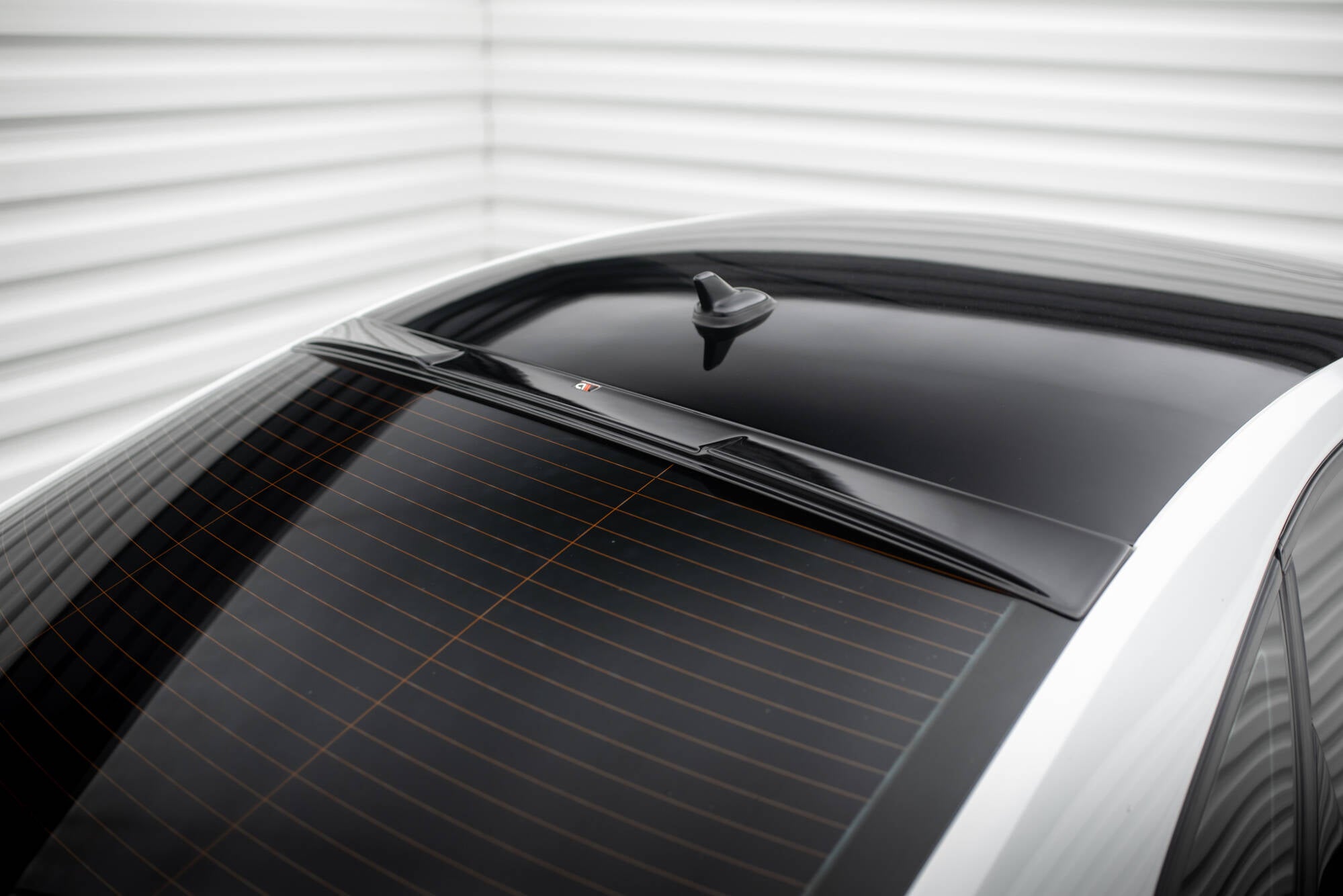 Maxton Design Heckscheiben Spoiler passend für VW Passat GT B8 Facelift USA schwarz Hochglanz