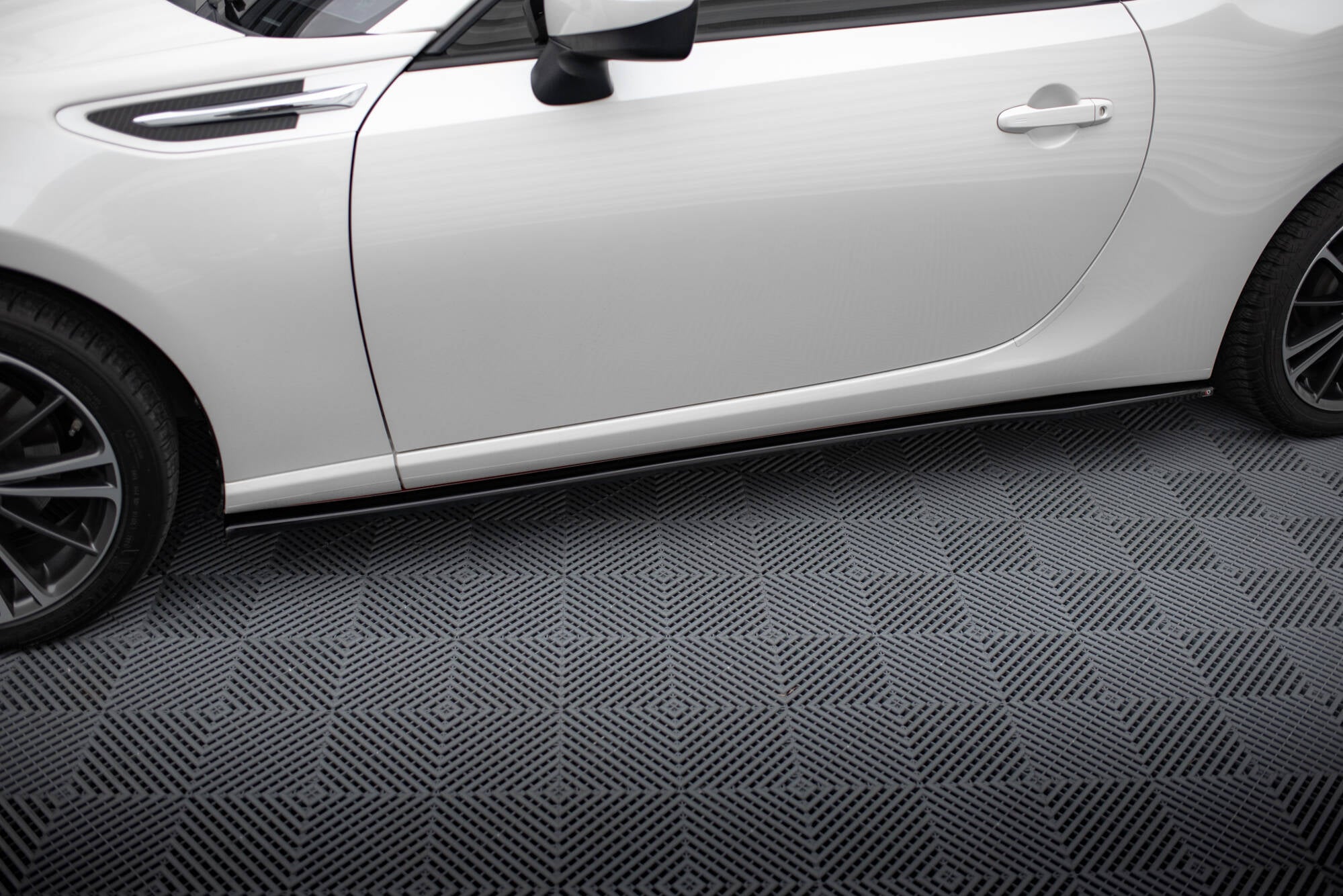 Maxton Design Street+ Seitenschweller Leisten passend für V.1 passend für Subaru BRZ Mk1 / Mk1 Facelift / Toyota GT86 Facelift schwarz Hochglanz
