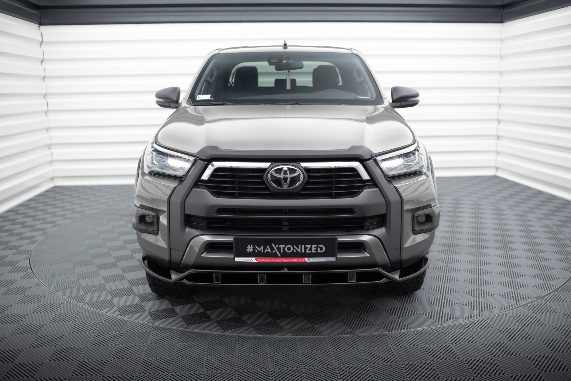 Maxton Design Street+ Spoilerlippe Front Ansatz passend für Toyota Hilux Invincible Mk8 Facelift schwarz Hochglanz