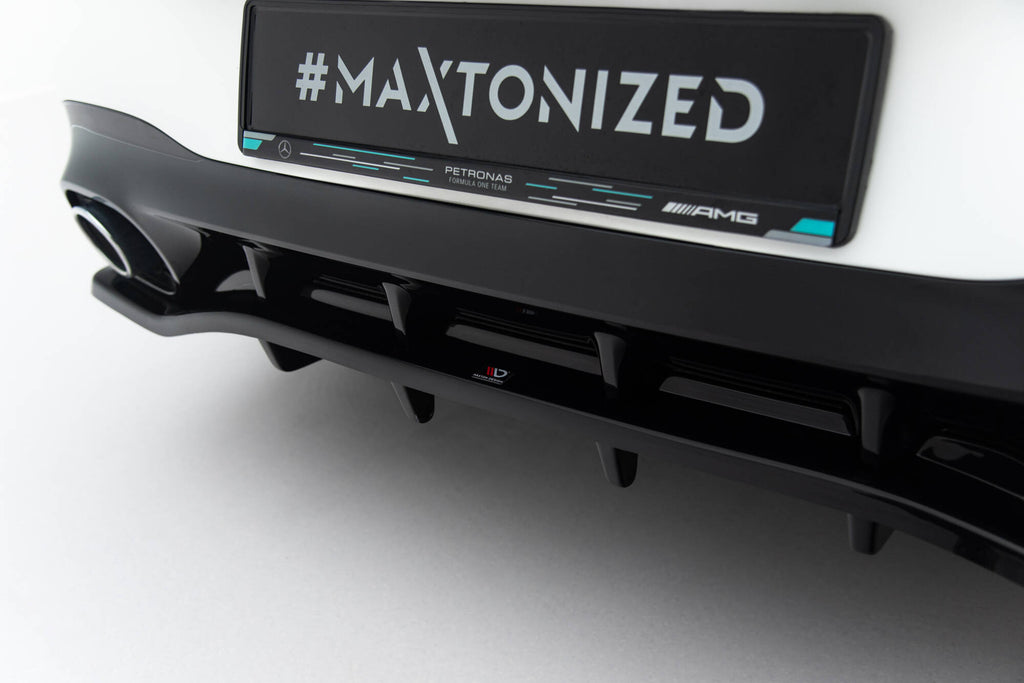 Maxton Design Street+ Mittlerer Diffusor RACE passend für Mercedes-AMG CLA 35 / 45 Coupe / Shooting Brake C118 Facelift / X118 Facelift schwarz Hochglanz