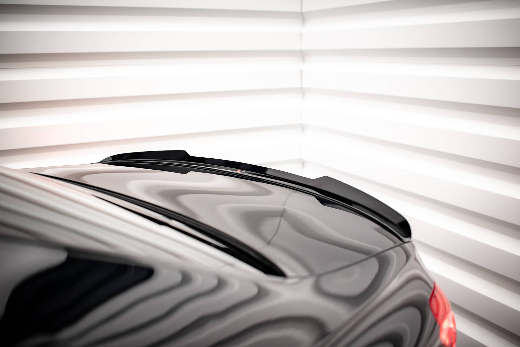 Maxton Design Spoiler CAP passend für BMW 7 M-Paket F01 schwarz Hochglanz