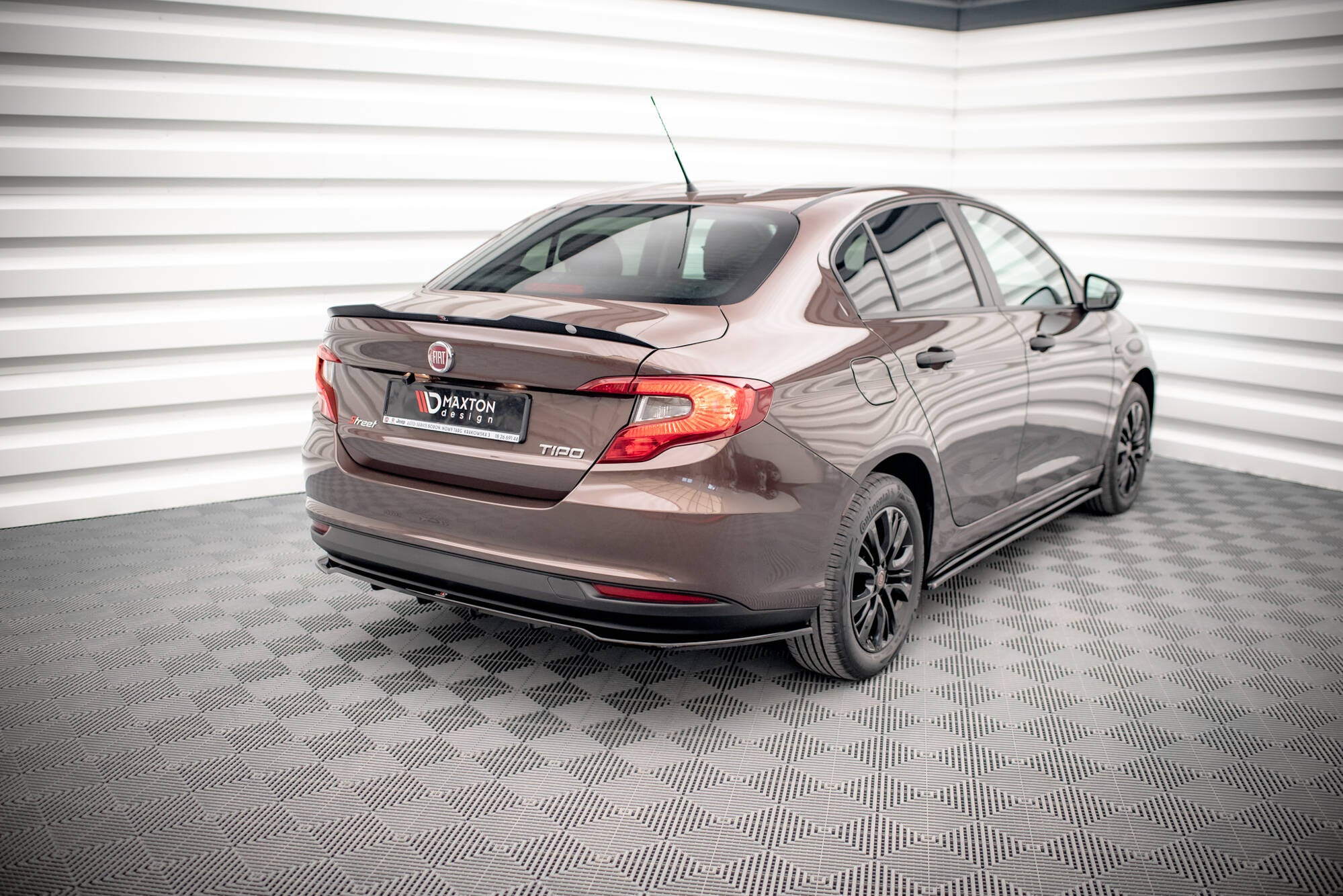 Maxton Design Street+ Mittlerer Diffusor RACE passend für Fiat Tipo S Limousine Mk1 schwarz Hochglanz