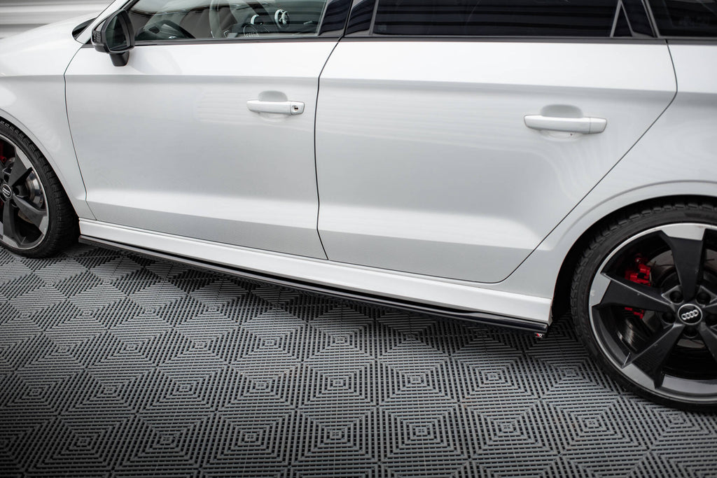 Maxton Design Street+ Seitenschweller Leisten V.2 passend für Audi RS3 Limousine 8V Facelift schwarz Hochglanz