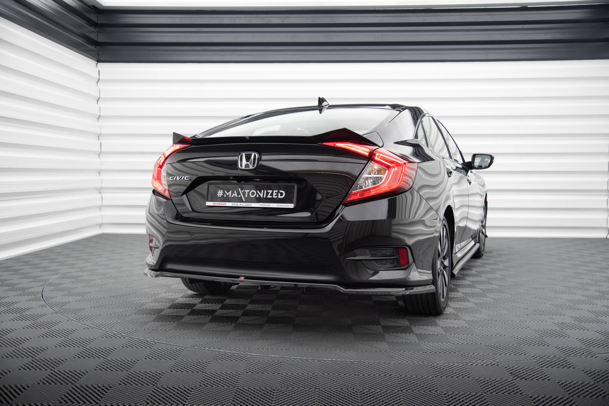 Maxton Design Spoiler CAP passend für Honda Civic Limousine Mk10 / Mk10 Facelift schwarz Hochglanz