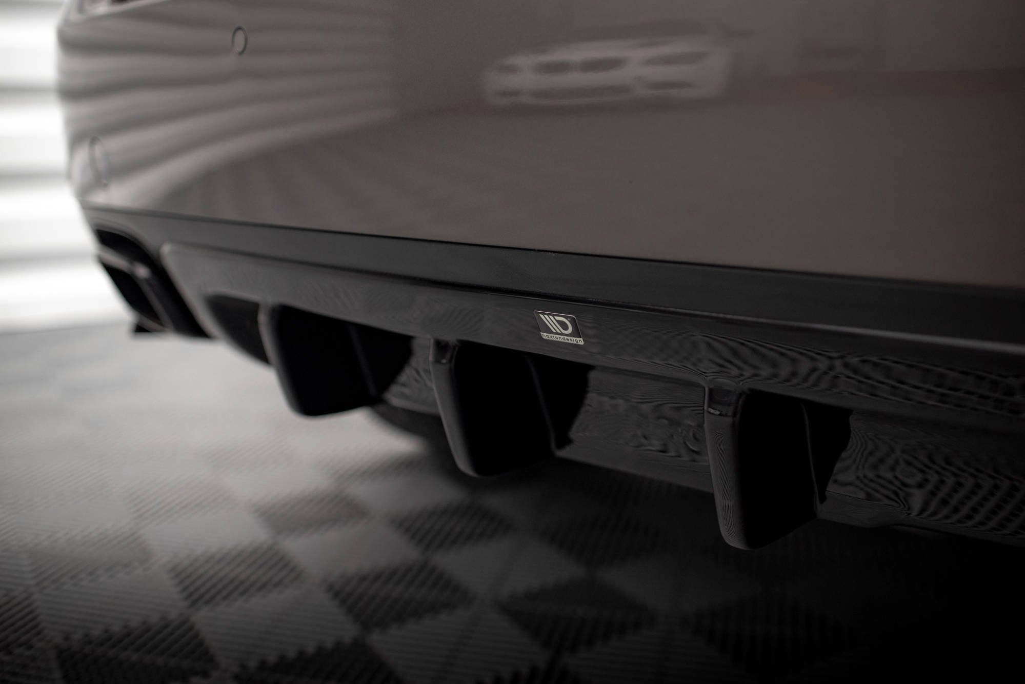 Maxton Design Diffusor Heck Ansatz passend für Porsche Cayenne Turbo / Standard Mk2 schwarz Hochglanz