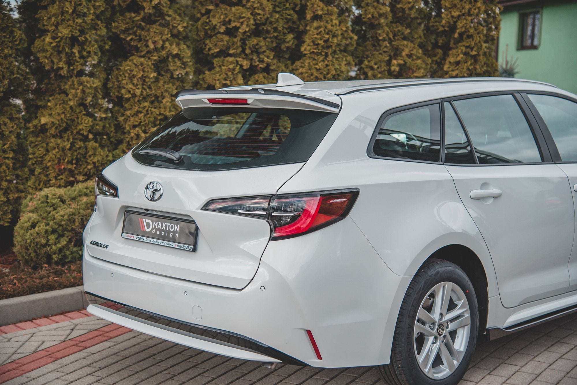 Maxton Design Spoiler CAP passend für Toyota Corolla XII Touring Sports schwarz Hochglanz
