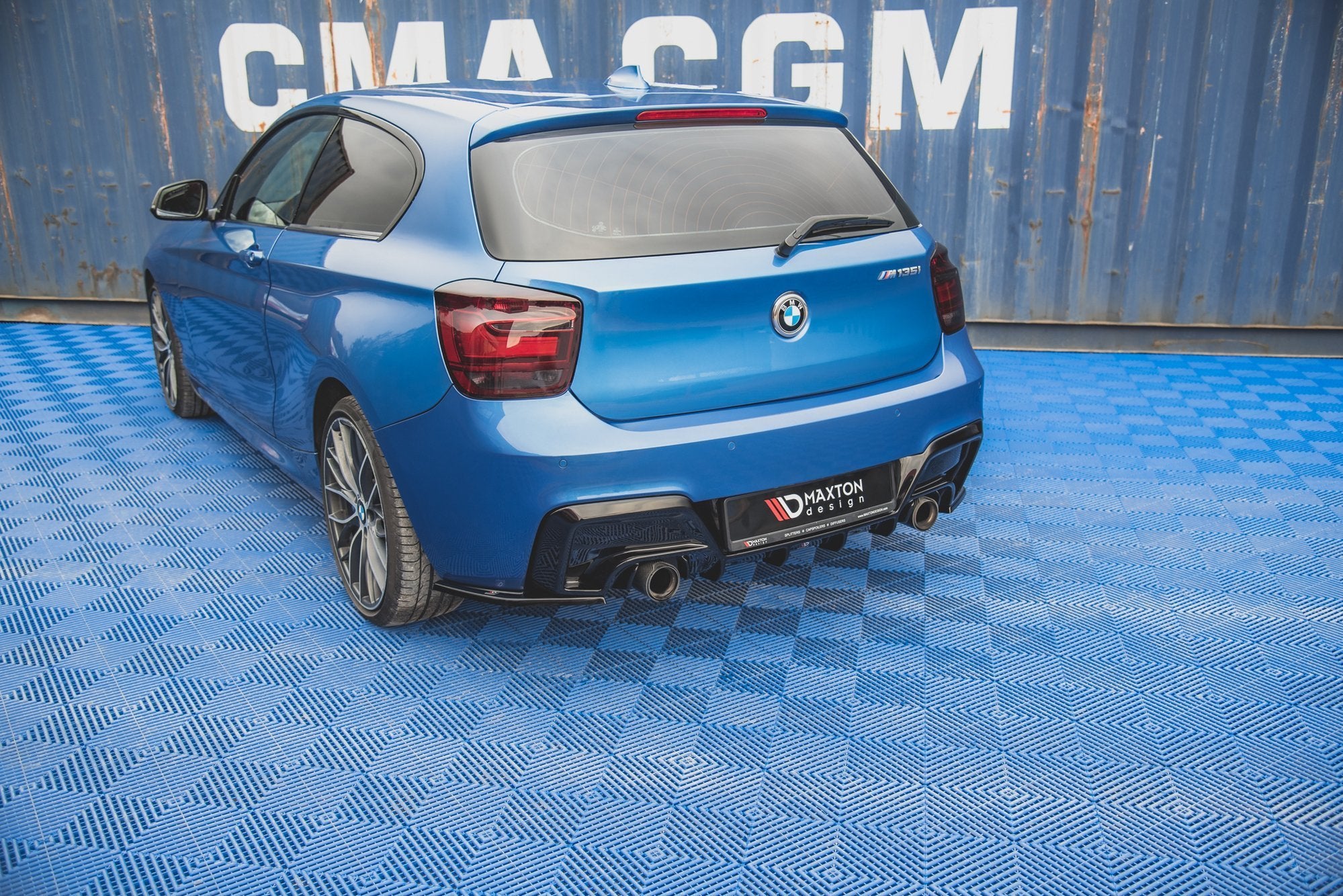 Maxton Design Heck Ansatz Flaps Diffusor V.2 passend für (Für heckansatz v.1) BMW M135i F20 schwarz Hochglanz