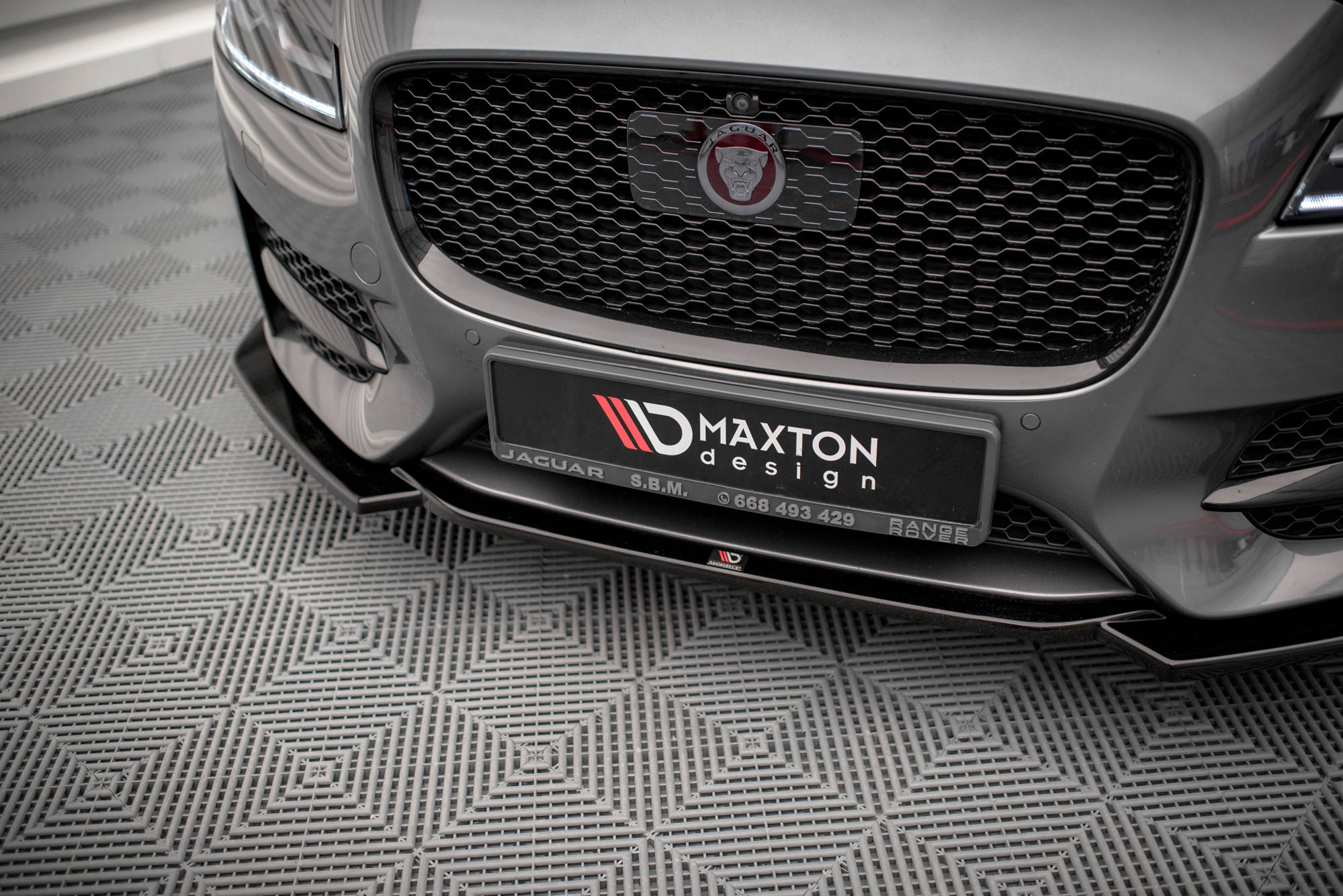 Maxton Design Street+ Spoilerlippe Front Ansatz V.1 passend für Jaguar XF R-Sport X260 schwarz Hochglanz