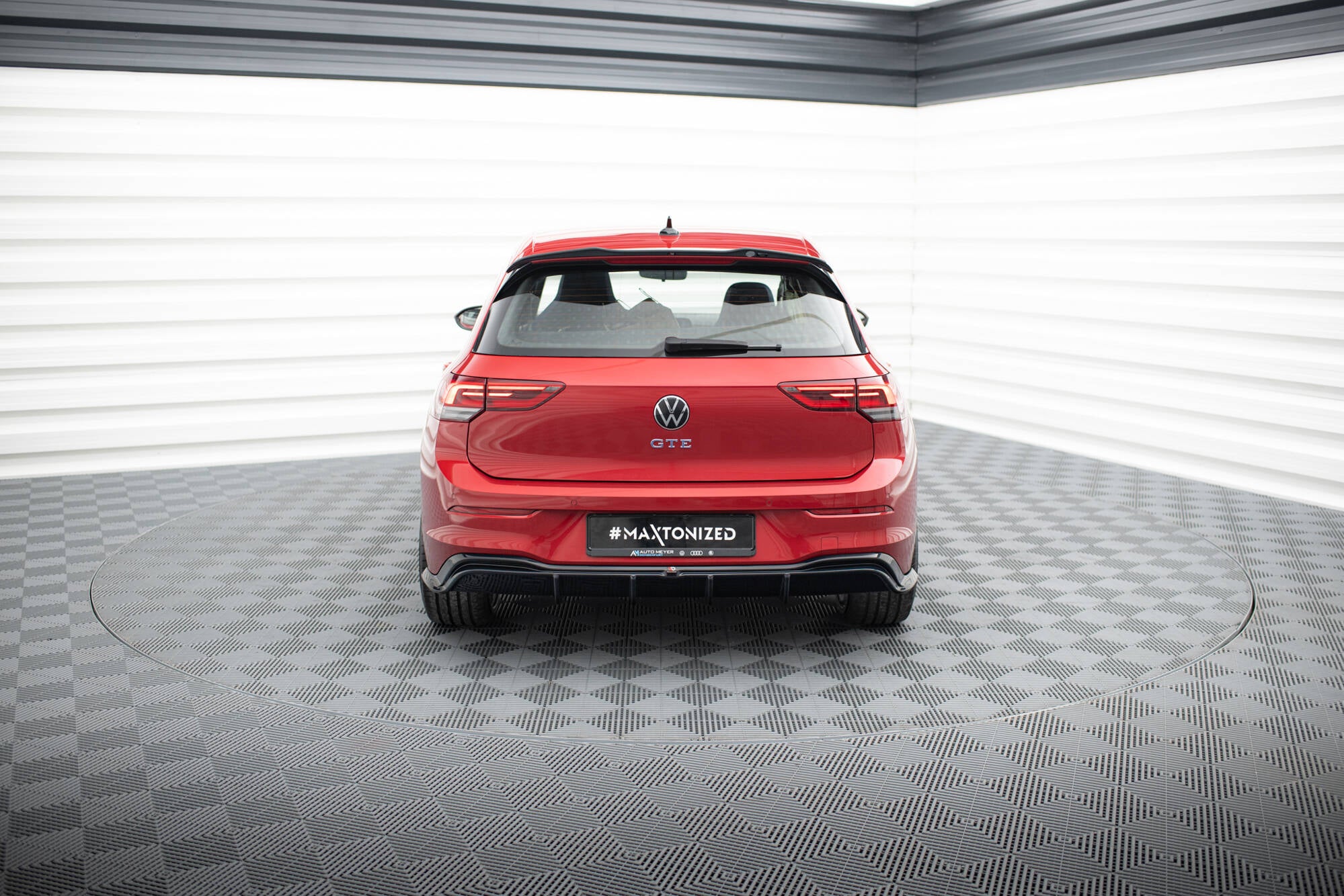 Maxton Design Diffusor Heck Ansatz passend für VW Golf GTE / R-Line Mk8 / Mk8 Facelift schwarz Hochglanz