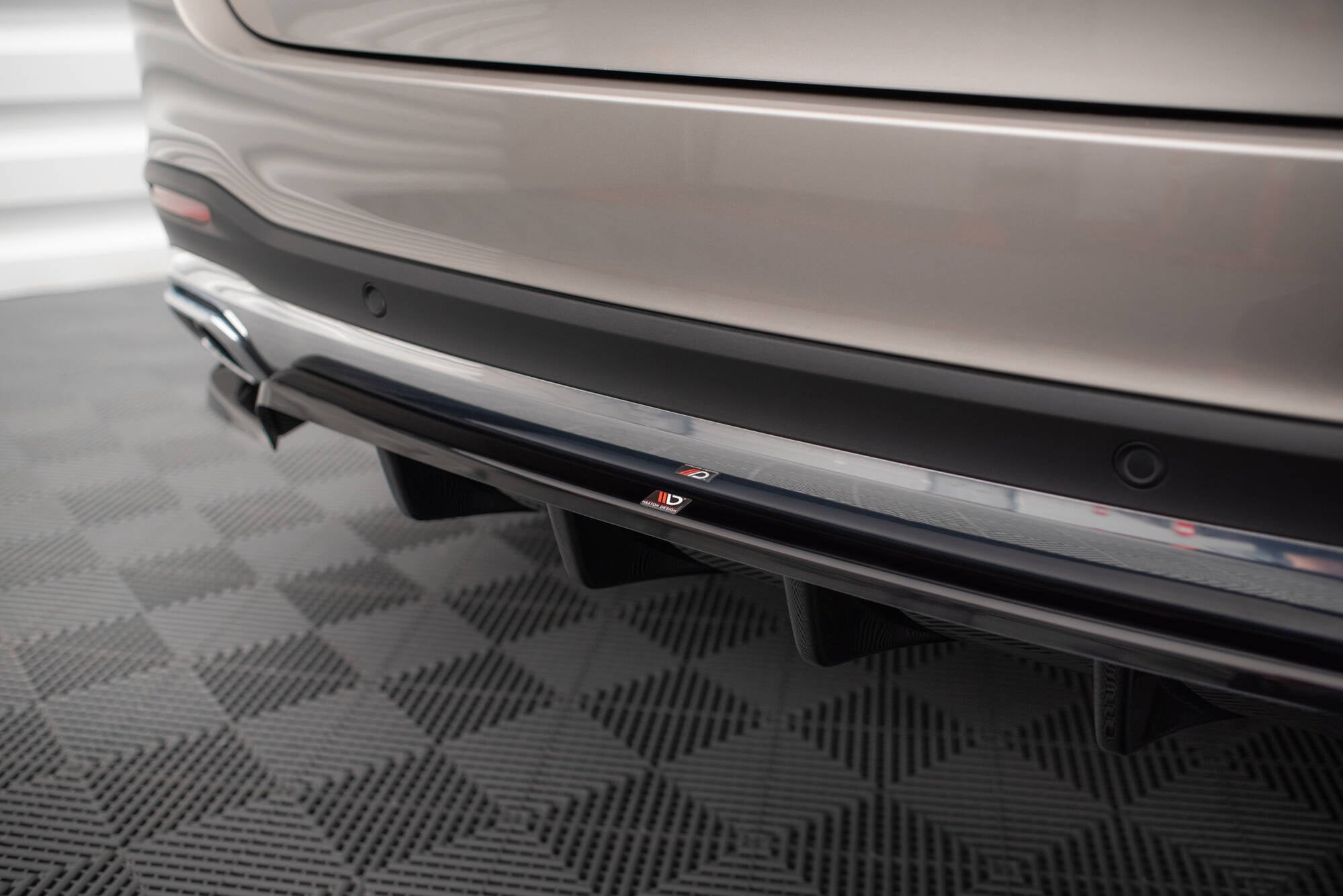 Maxton Design Street+ Mittlerer Diffusor RACE passend für Mercedes-Benz GLE SUV AMG-Line W167 / W167 Facelift schwarz Hochglanz