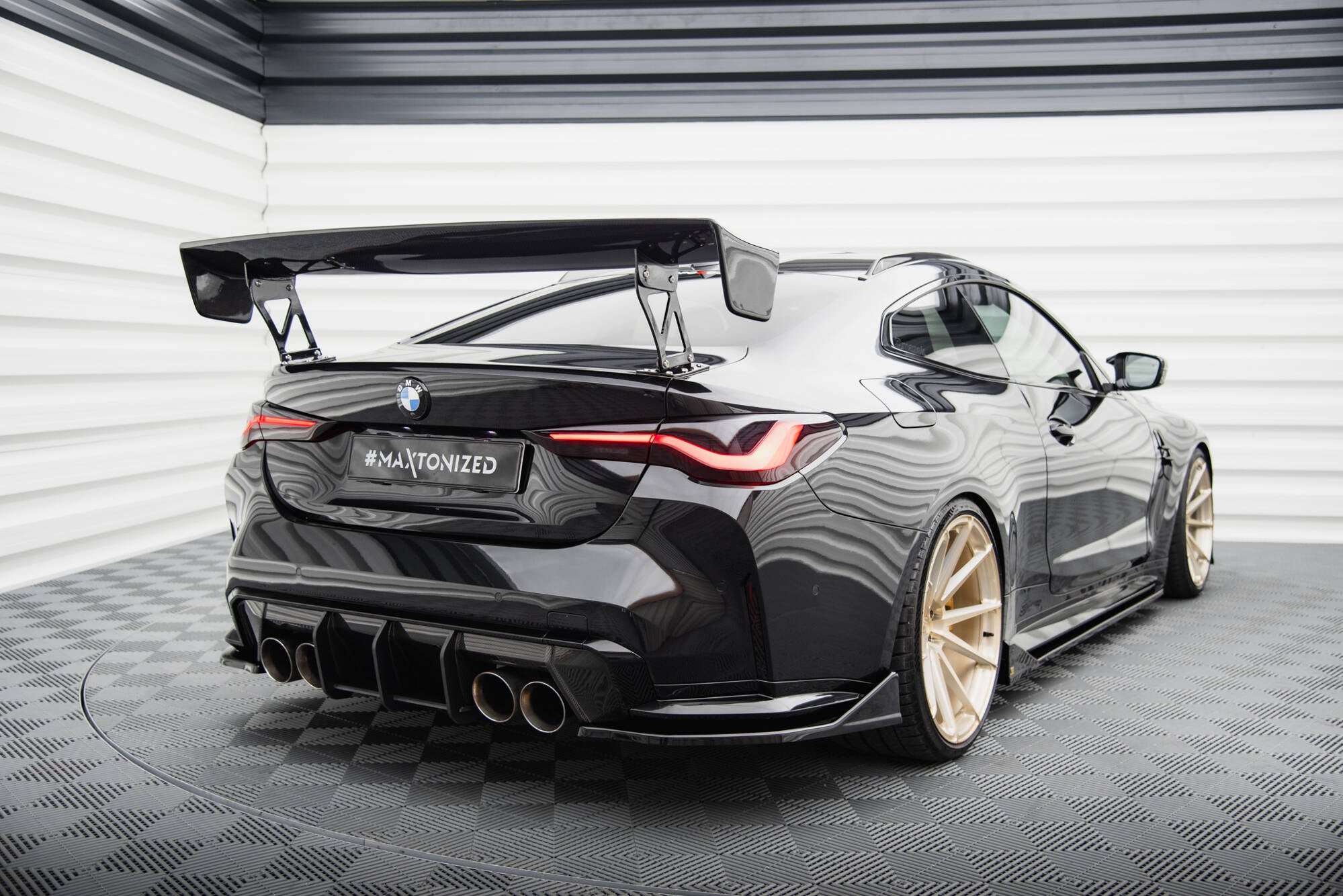 Maxton Design Heck Ansatz Flaps Diffusor V.4 passend für BMW M4 G82 / G82 Facelift schwarz Hochglanz