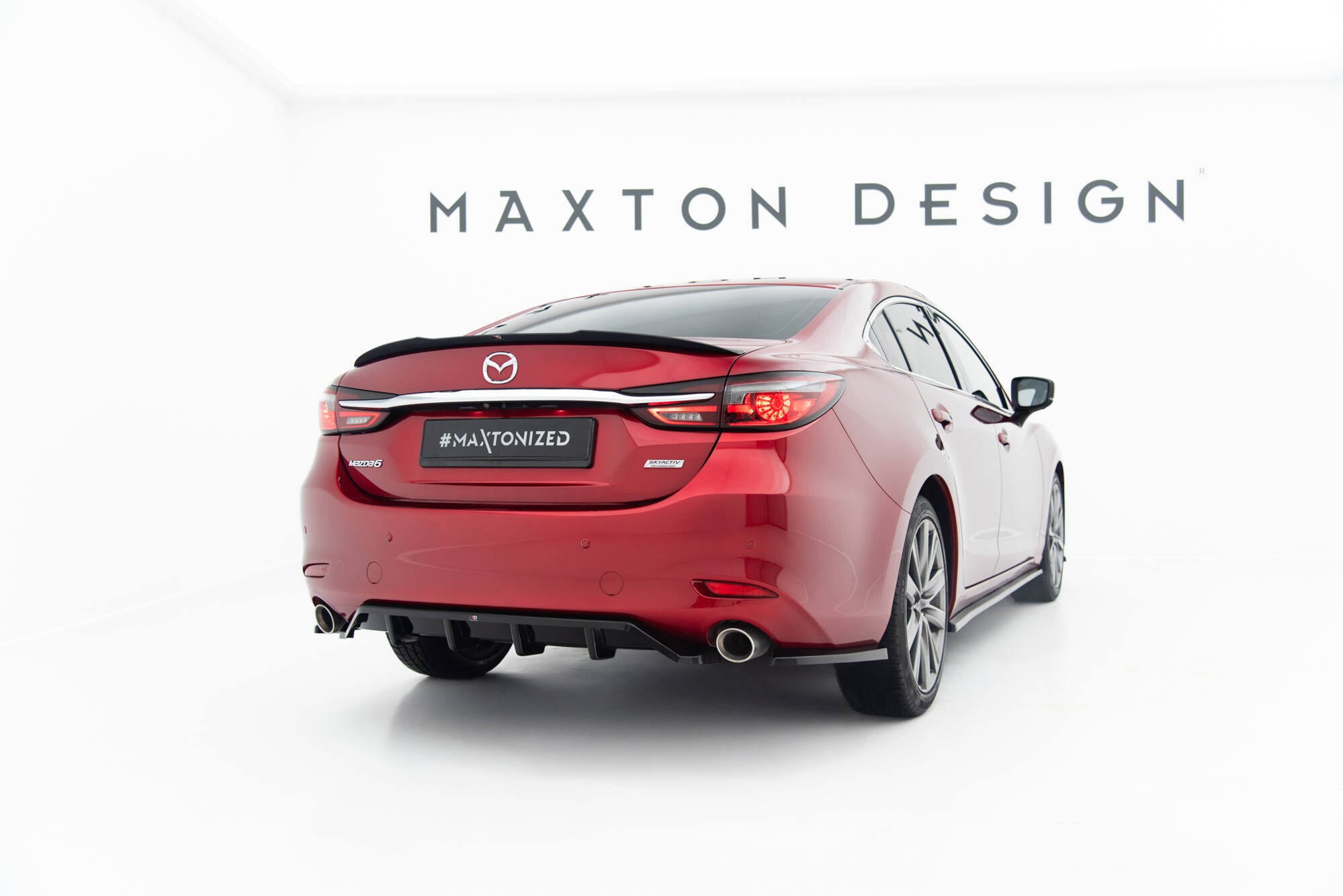 Maxton Design Street+ Mittlerer Diffusor RACE passend für Mazda 6 Limousine Mk3 Facelift schwarz Hochglanz