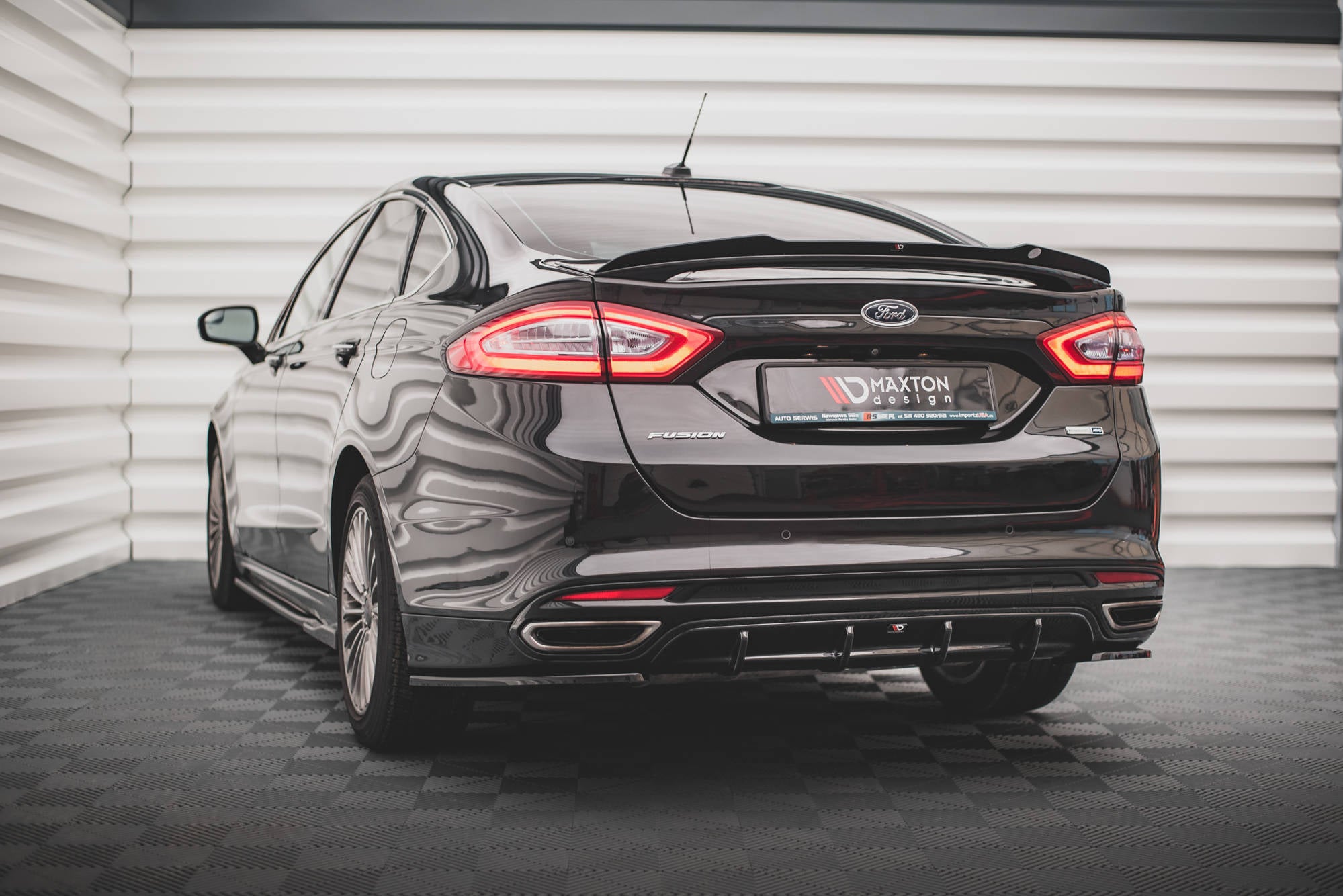 Maxton Design Diffusor Heck Ansatz passend für Ford Mondeo Mk5 schwarz Hochglanz