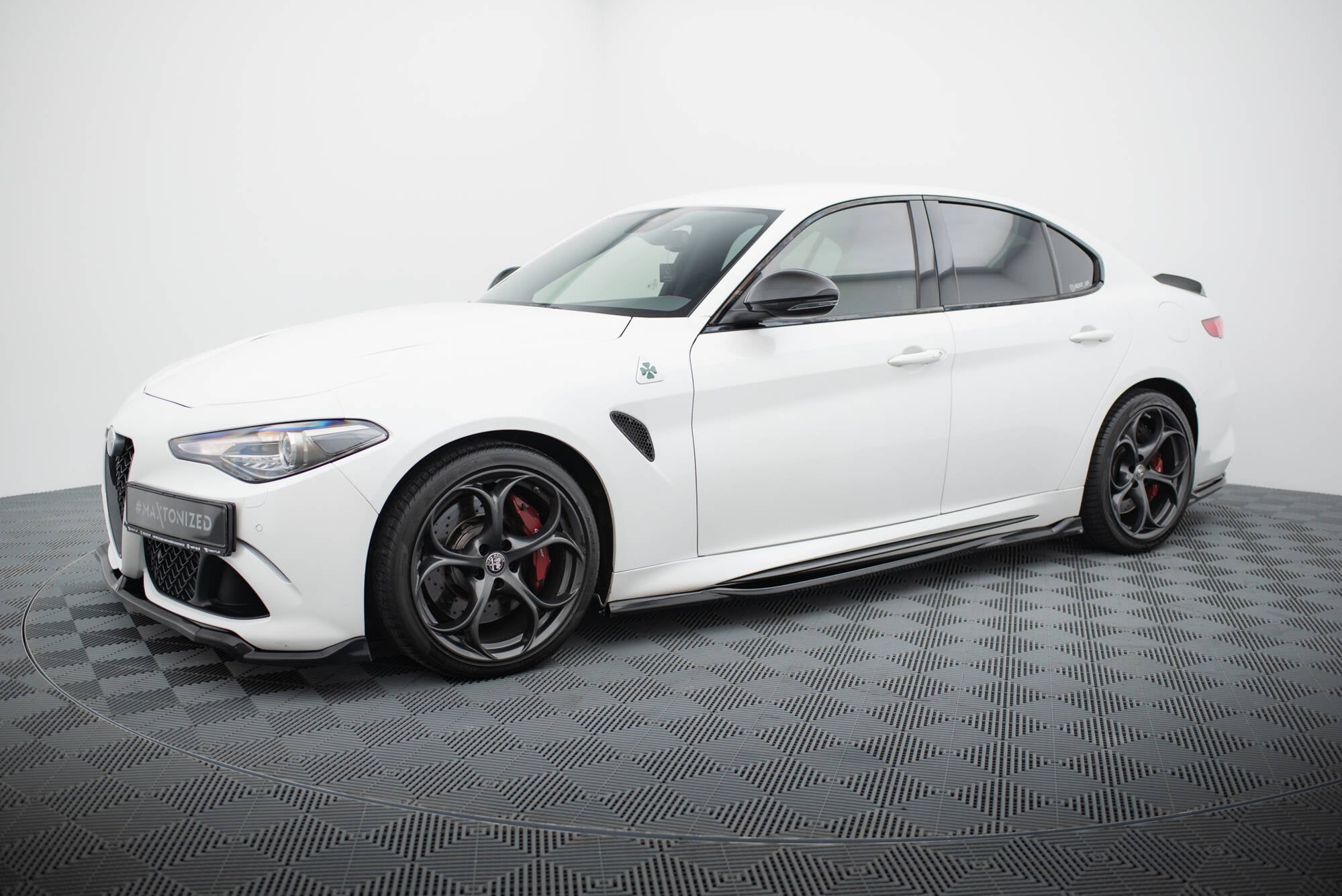 Maxton Design Street+ Seitenschweller Leisten passend für Alfa Romeo Giulia Quadrifoglio schwarz Hochglanz