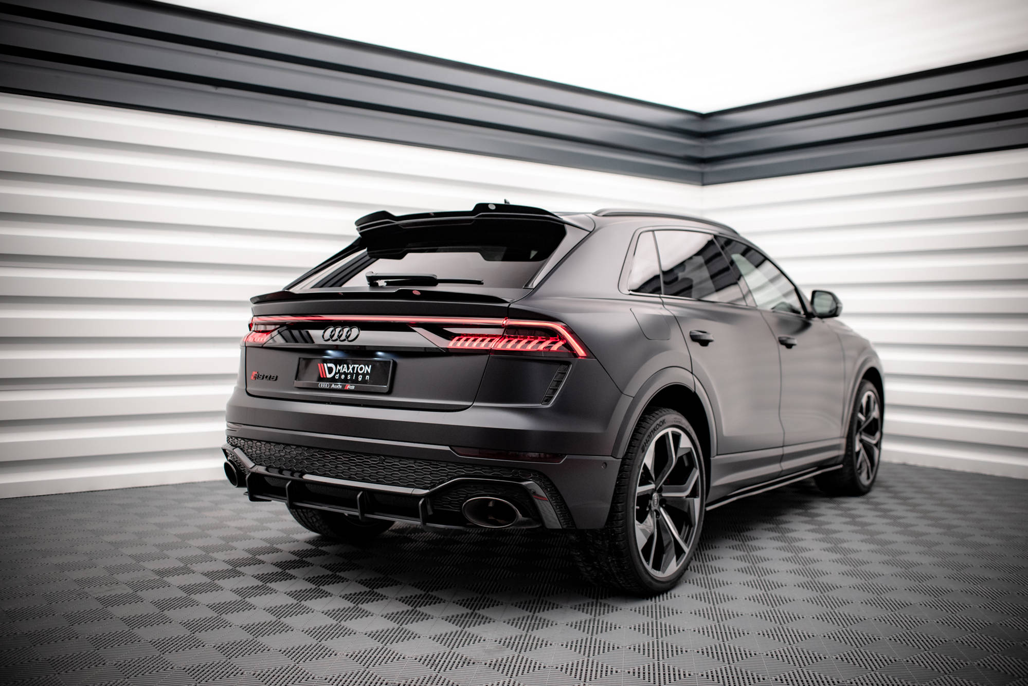 Maxton Design Höher Spoiler CAP passend für Audi RSQ8 Mk1 Facelift schwarz Hochglanz