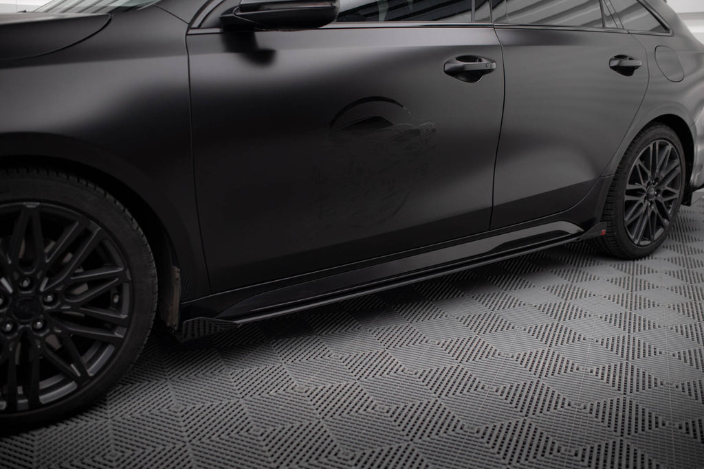 Maxton Design Street Pro Street+ Seitenschweller Leisten + Flaps passend für Kia Proceed GT / GT-Line Mk1 Facelift / Ceed GT Mk3 Facelift schwarz Hochglanz