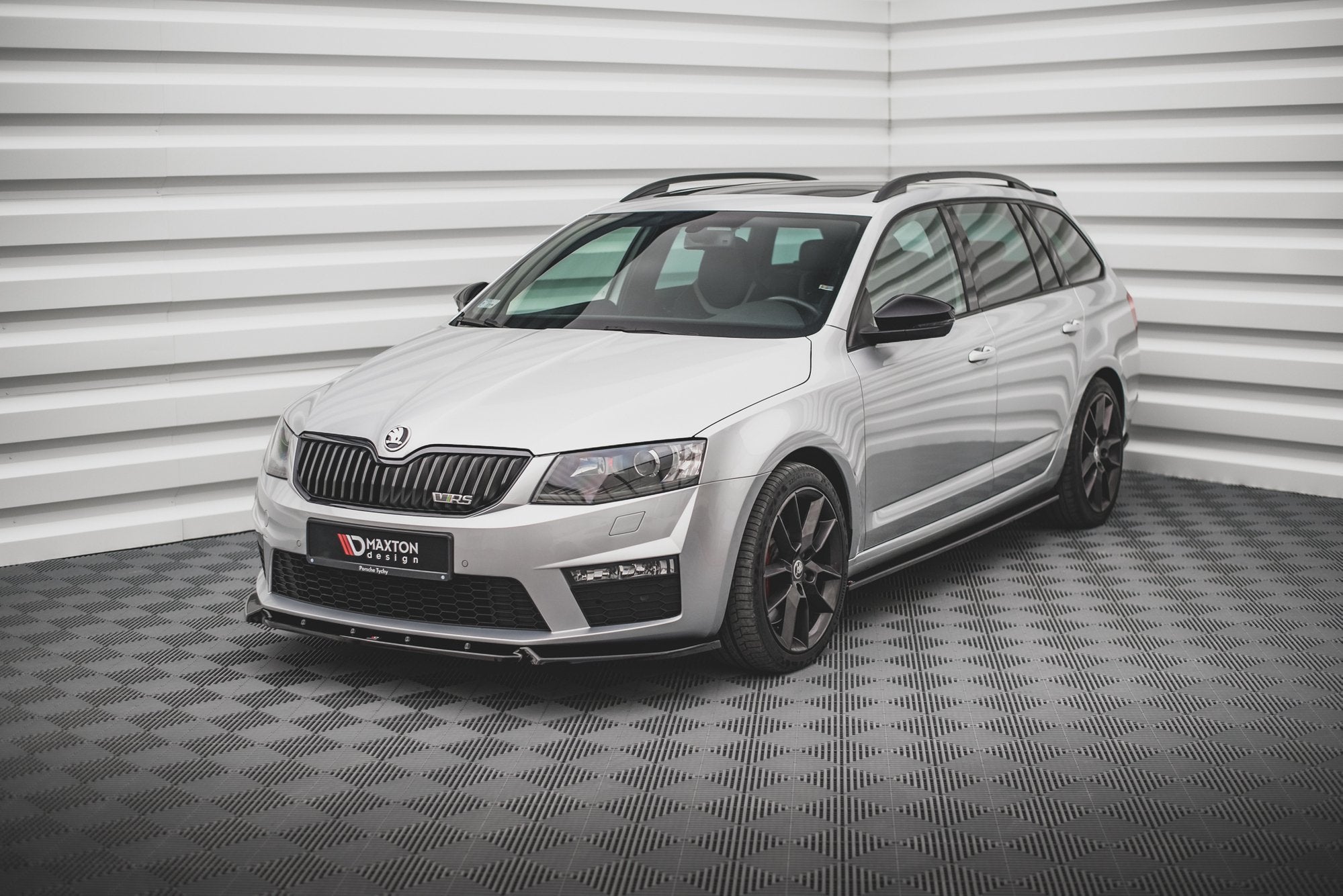 Maxton Design Street+ Spoilerlippe Front Ansatz V.3 passend für Skoda Octavia RS Mk3 schwarz Hochglanz