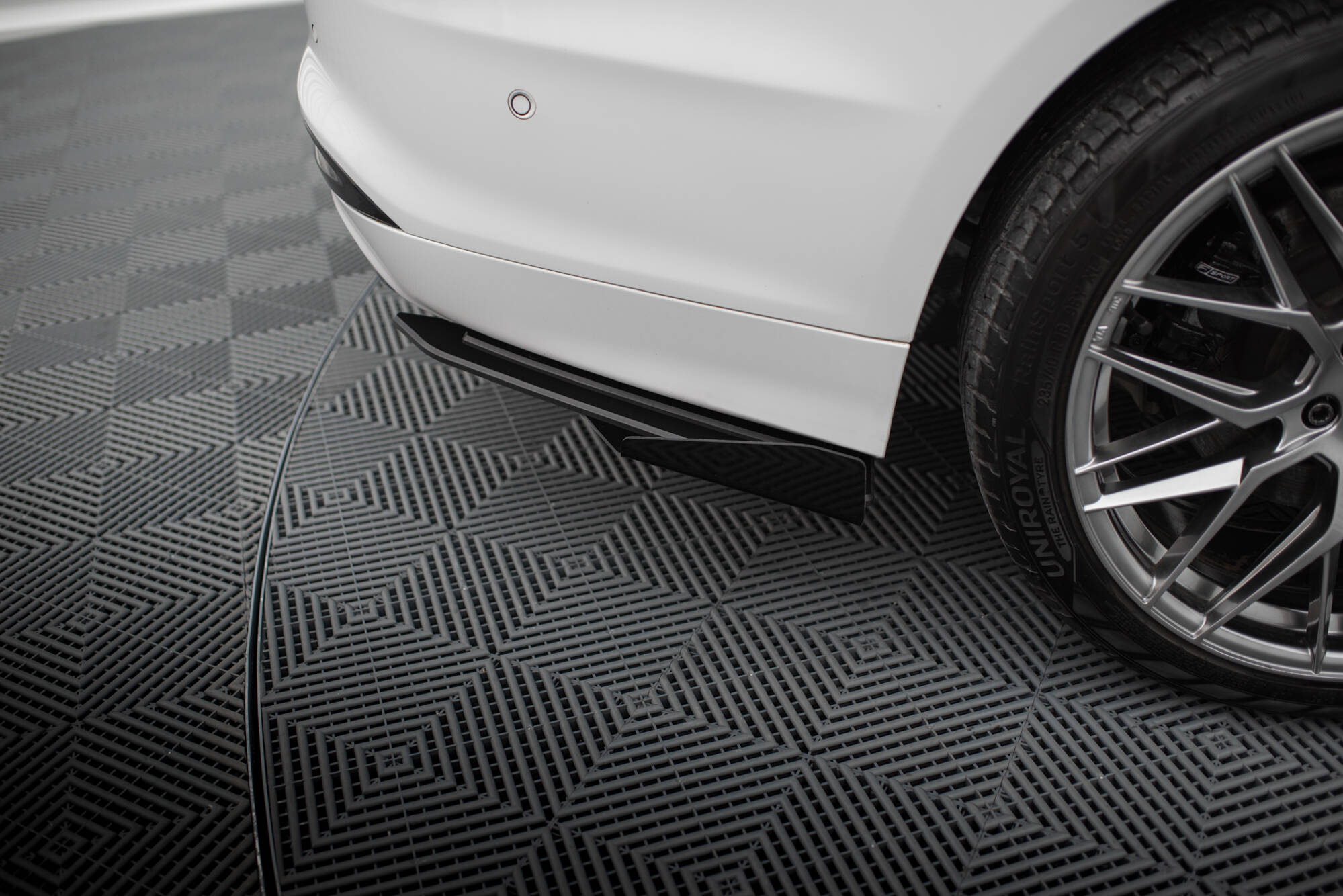 Maxton Design Street Pro Heck Ansatz Flaps Diffusor + Flaps passend für Ford Mondeo Sport Mk5 Facelift / Fusion Sport Mk2 Facelift schwarz Hochglanz