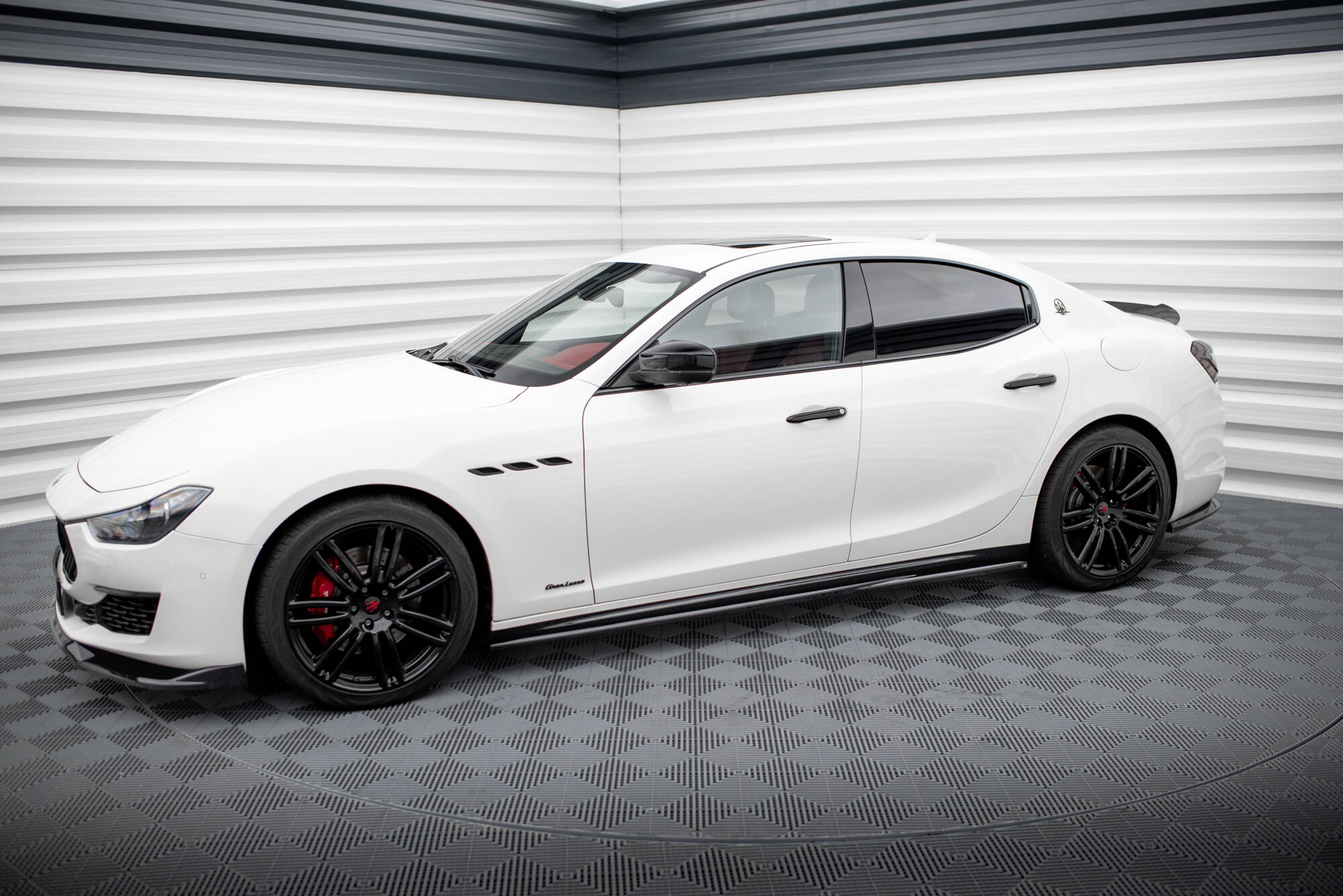 Maxton Design Street+ Seitenschweller Leisten passend für Maserati Ghibli Modena Mk3 Facelift schwarz Hochglanz