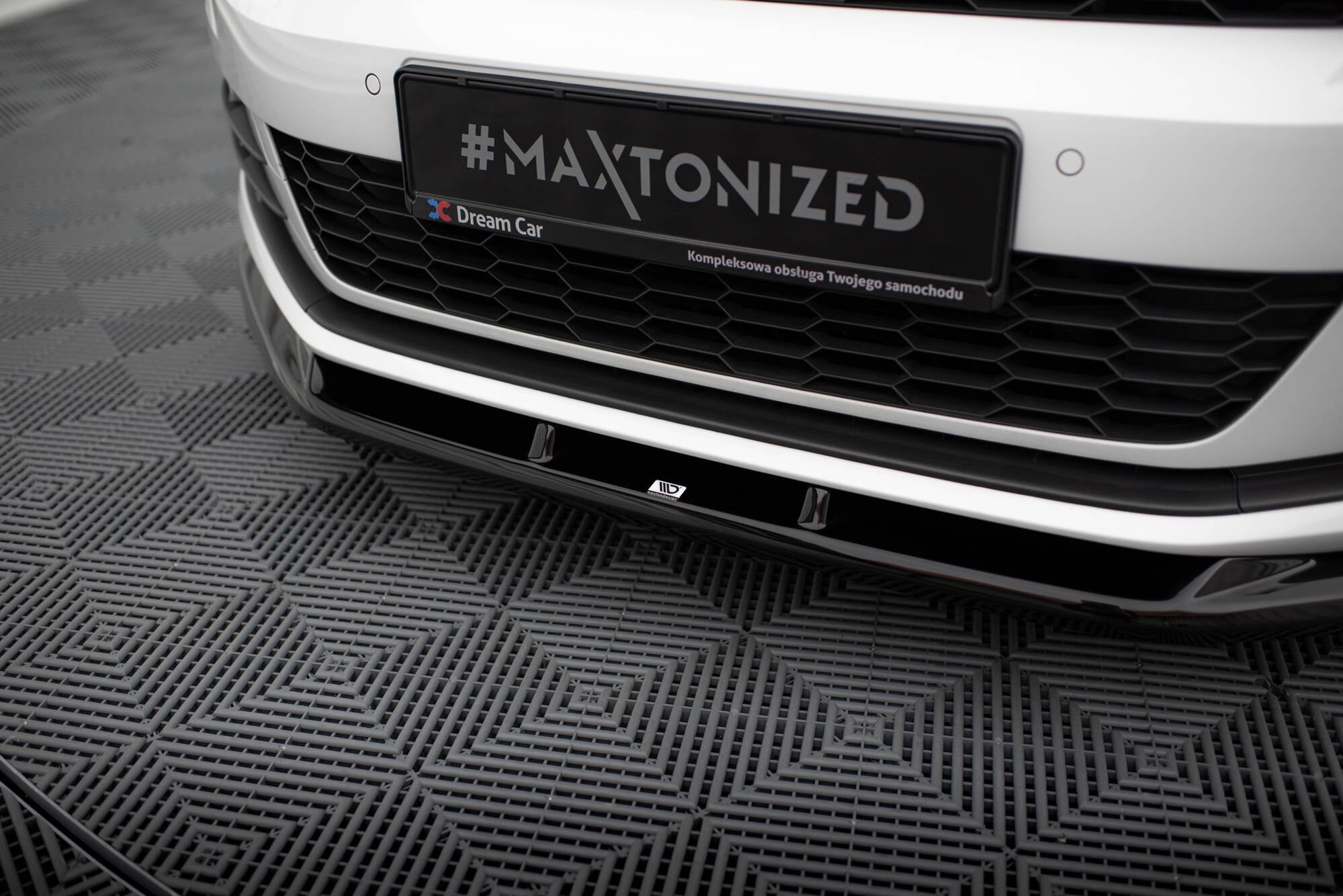 Maxton Design Street+ Spoilerlippe Front Ansatz V.1 passend für VW Scirocco Mk3 Facelift schwarz Hochglanz